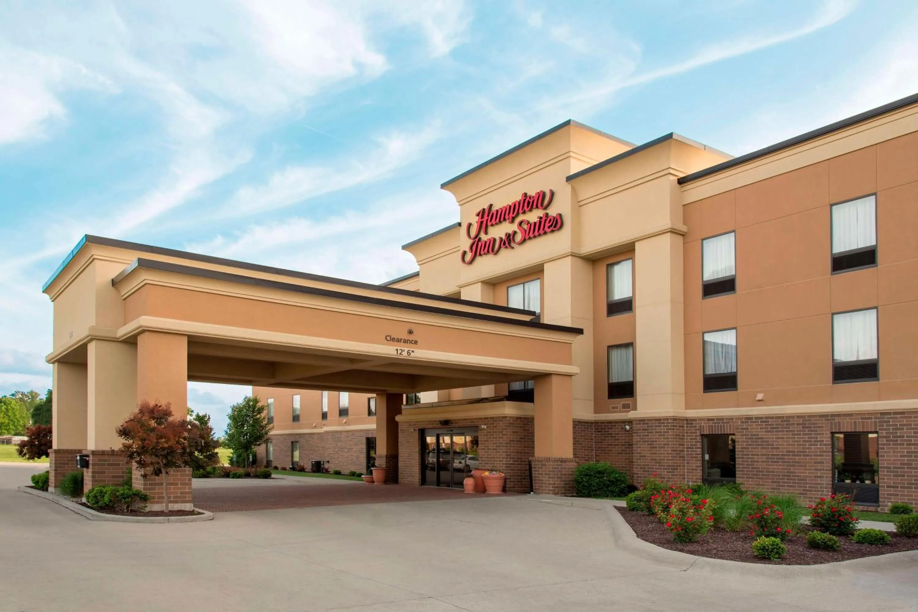 Property building in Hampton Inn & Suites Crawfordsville