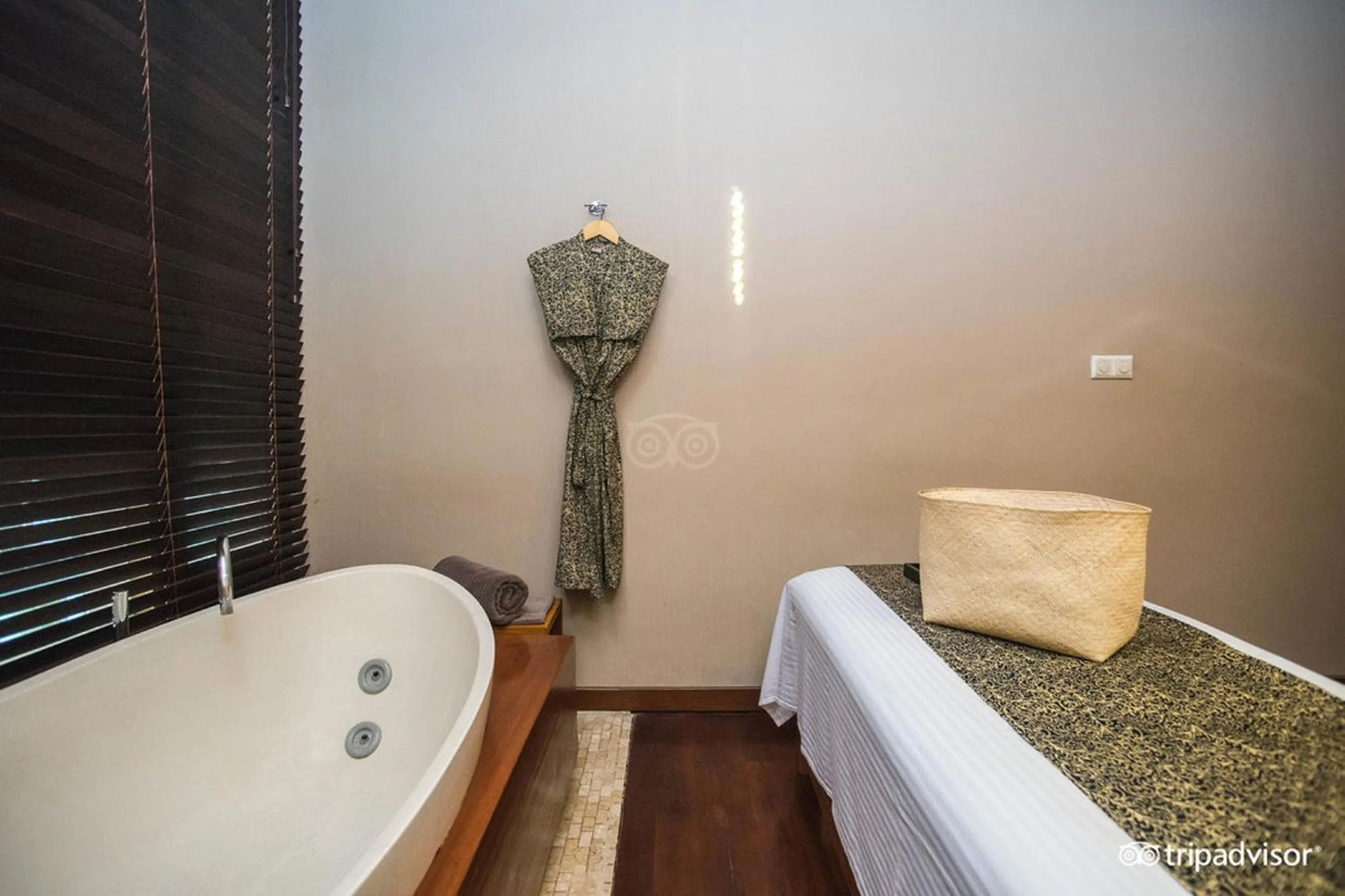 Massage in The Elysian Boutique Villa Hotel