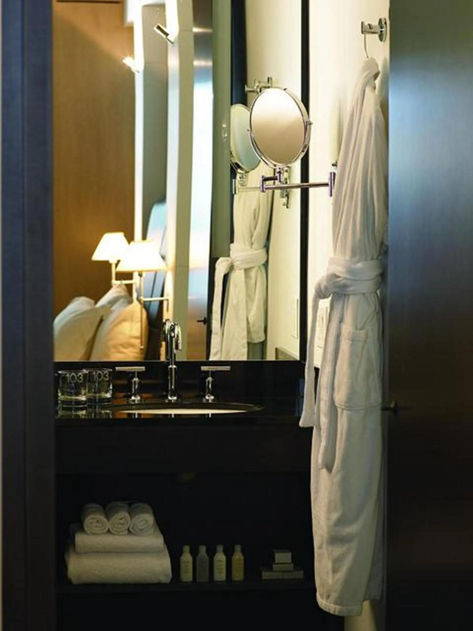 Bathroom in Hôtel Alt Québec