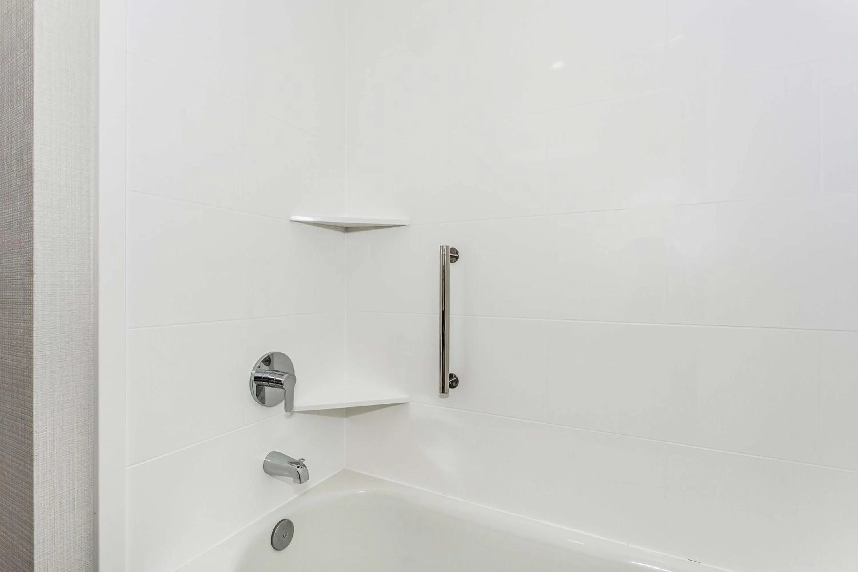 Bathroom in Hampton Inn & Suites Mobile - Downtown Historic District