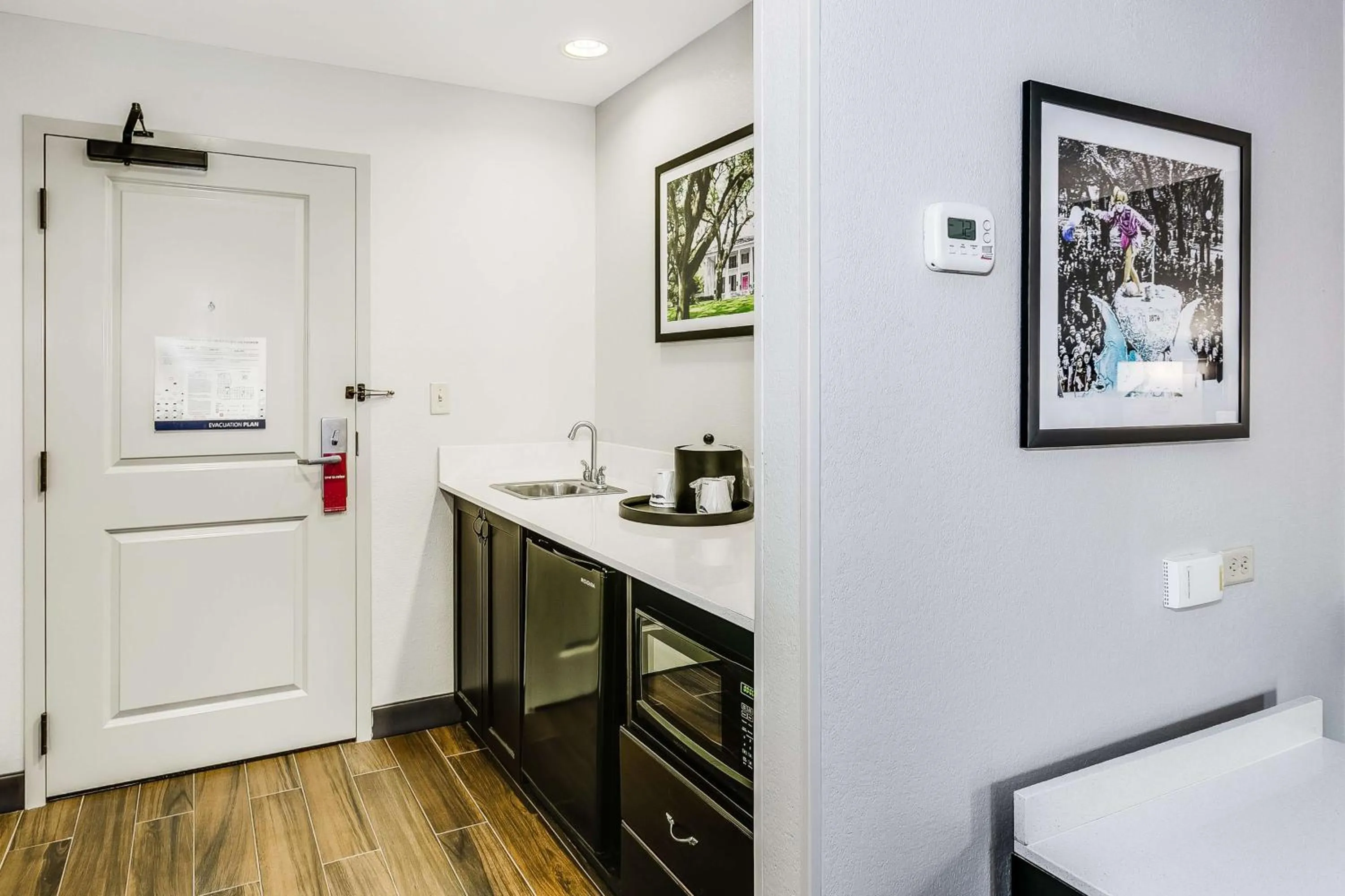 Photo of the whole room in Hampton Inn & Suites Mobile - Downtown Historic District