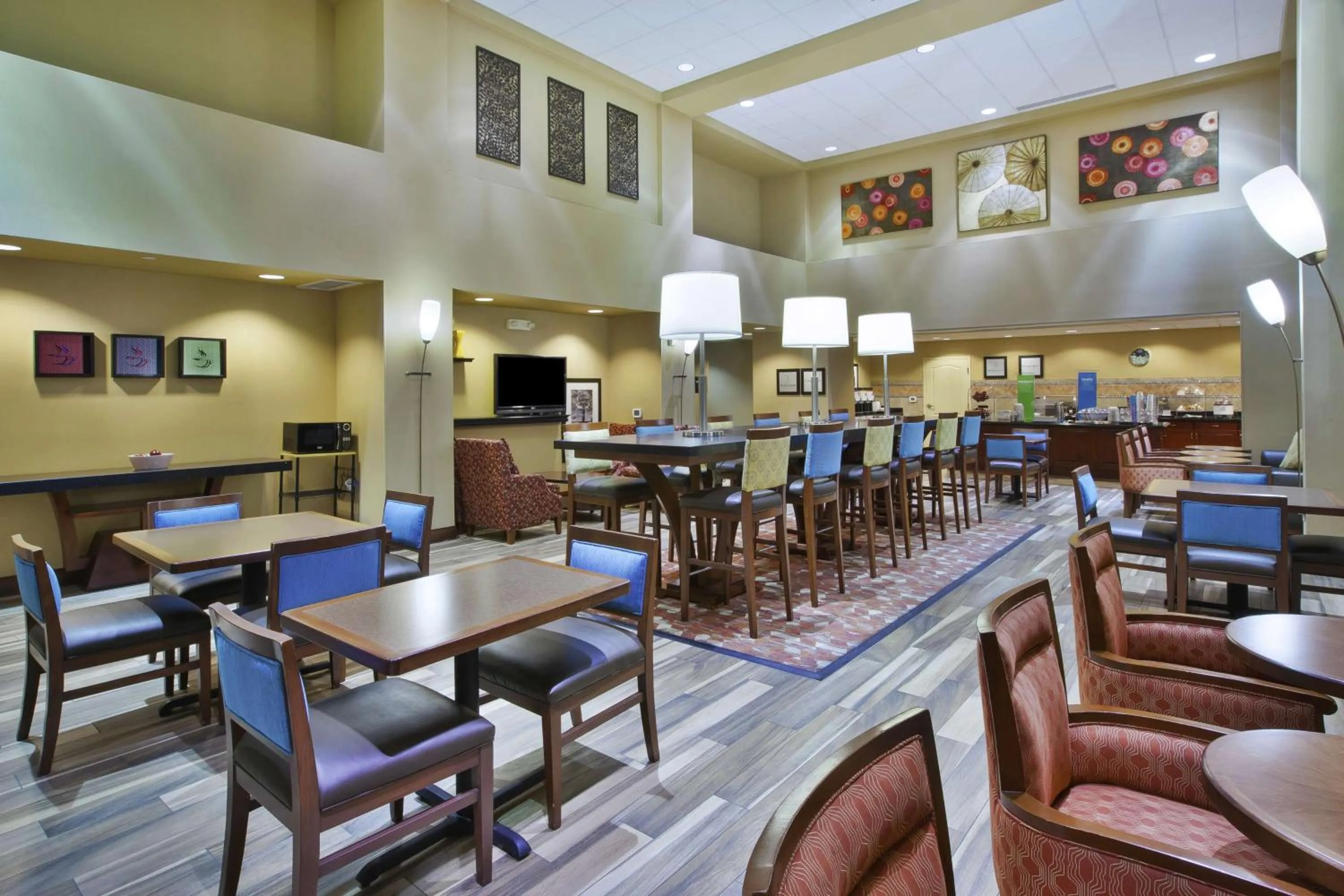 Restaurant/places to eat in Hampton Inn & Suites Wichita-Northeast
