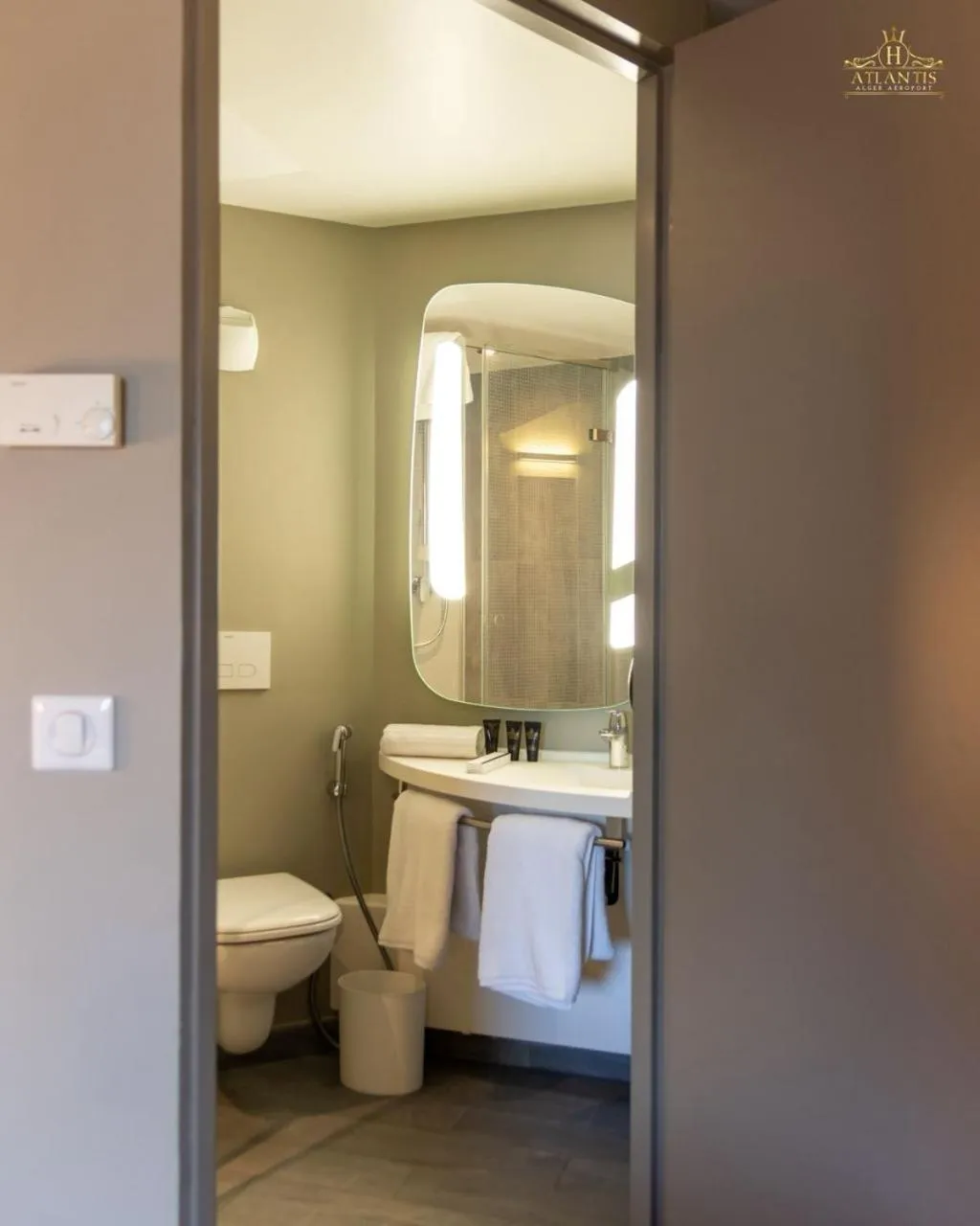 Bathroom in Atlantis Alger Aéroport ex Ibis