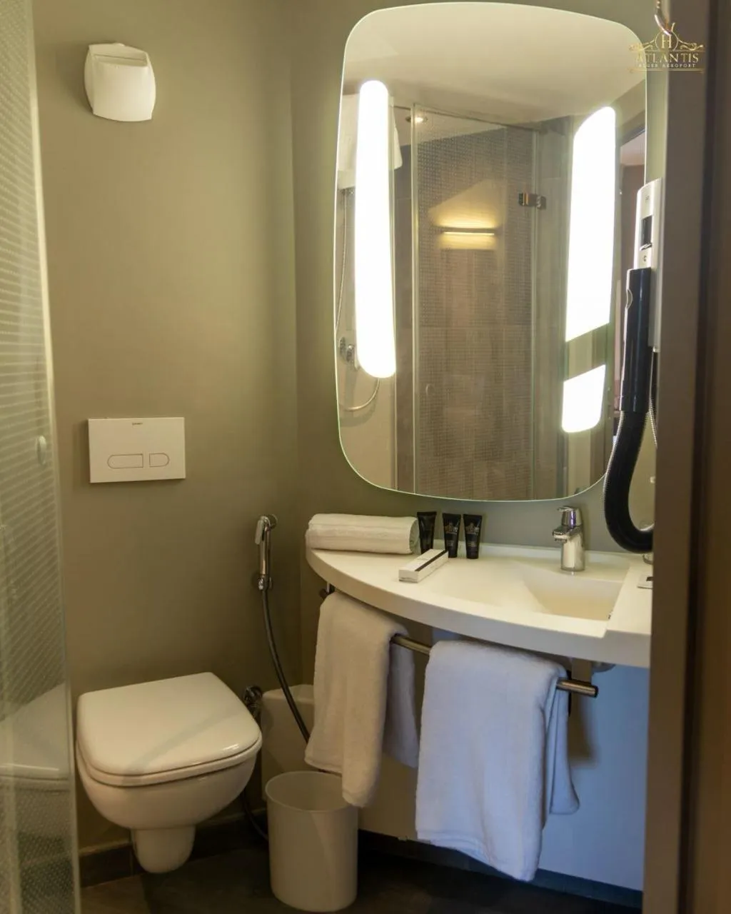 Bathroom in Atlantis Alger Aéroport ex Ibis