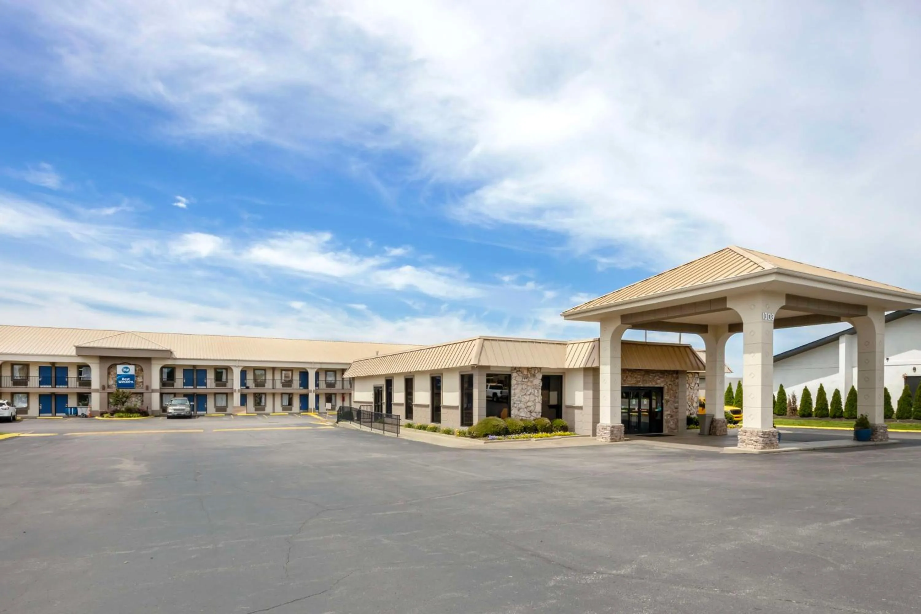 Property building in Best Western Franklin