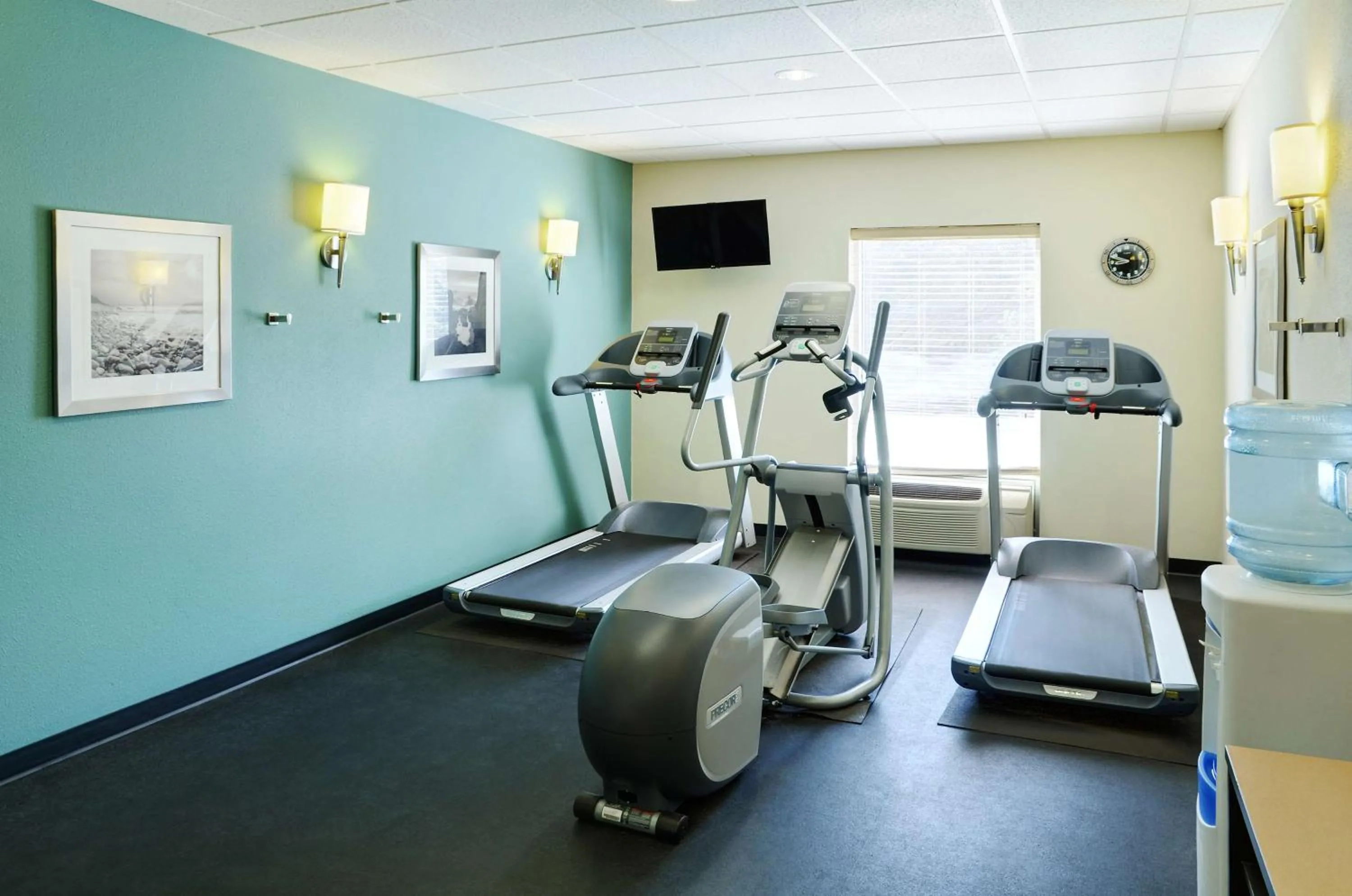 Fitness centre/facilities in Hampton Inn & Suites Saint John