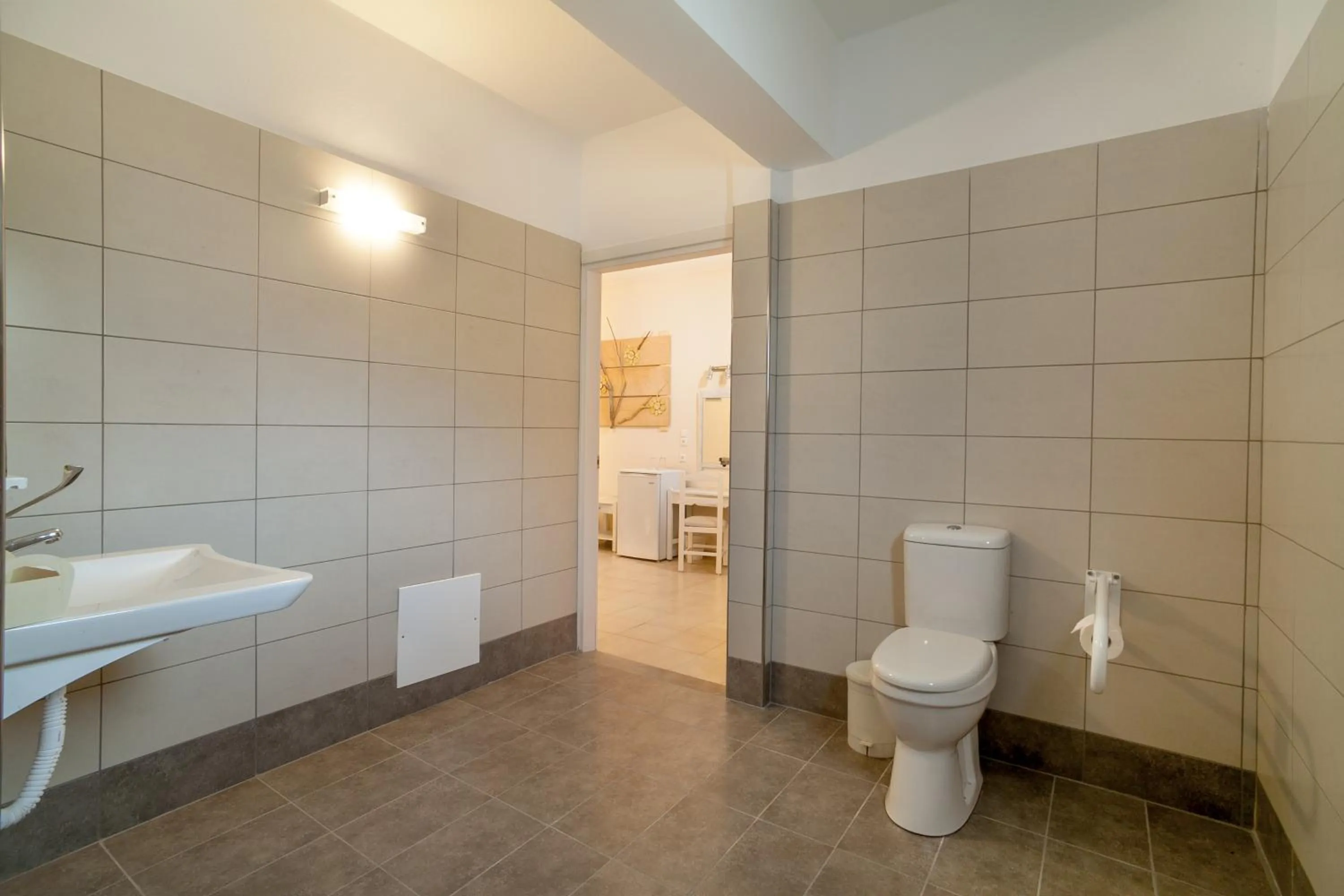 Bathroom in Amaryllis Hotel