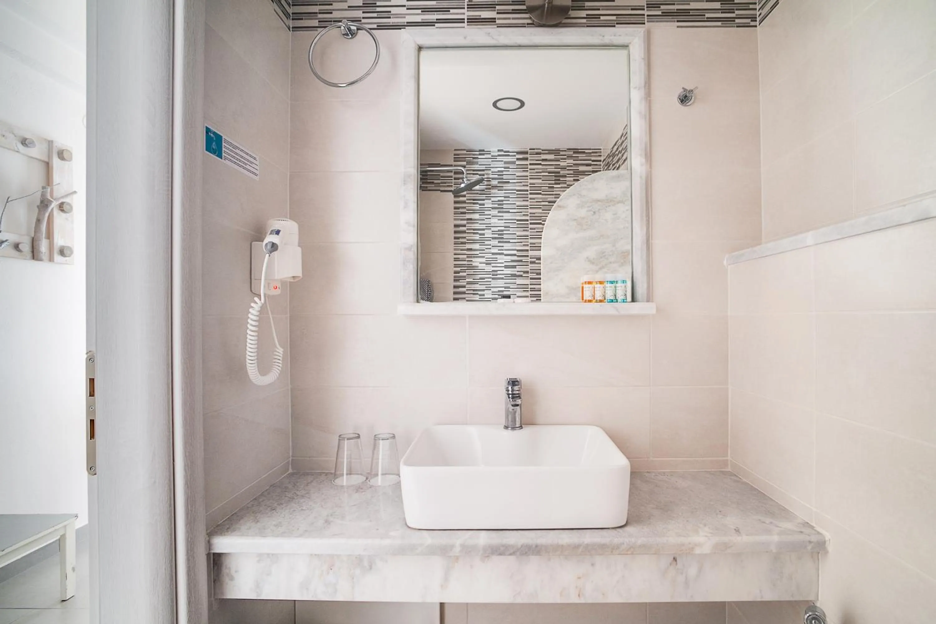 Bathroom in Amaryllis Hotel