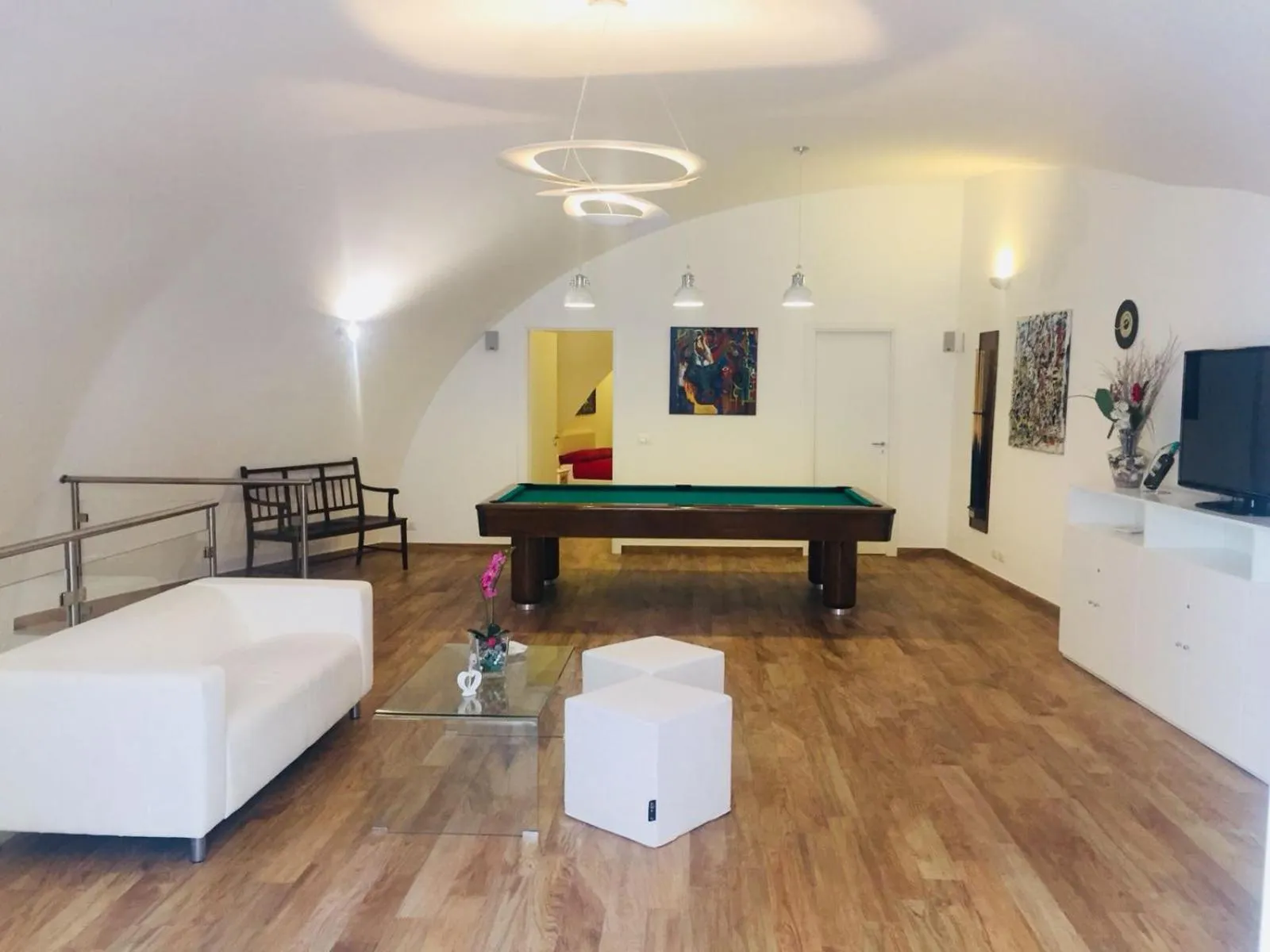 Billiard, Bed in Kala Rooms