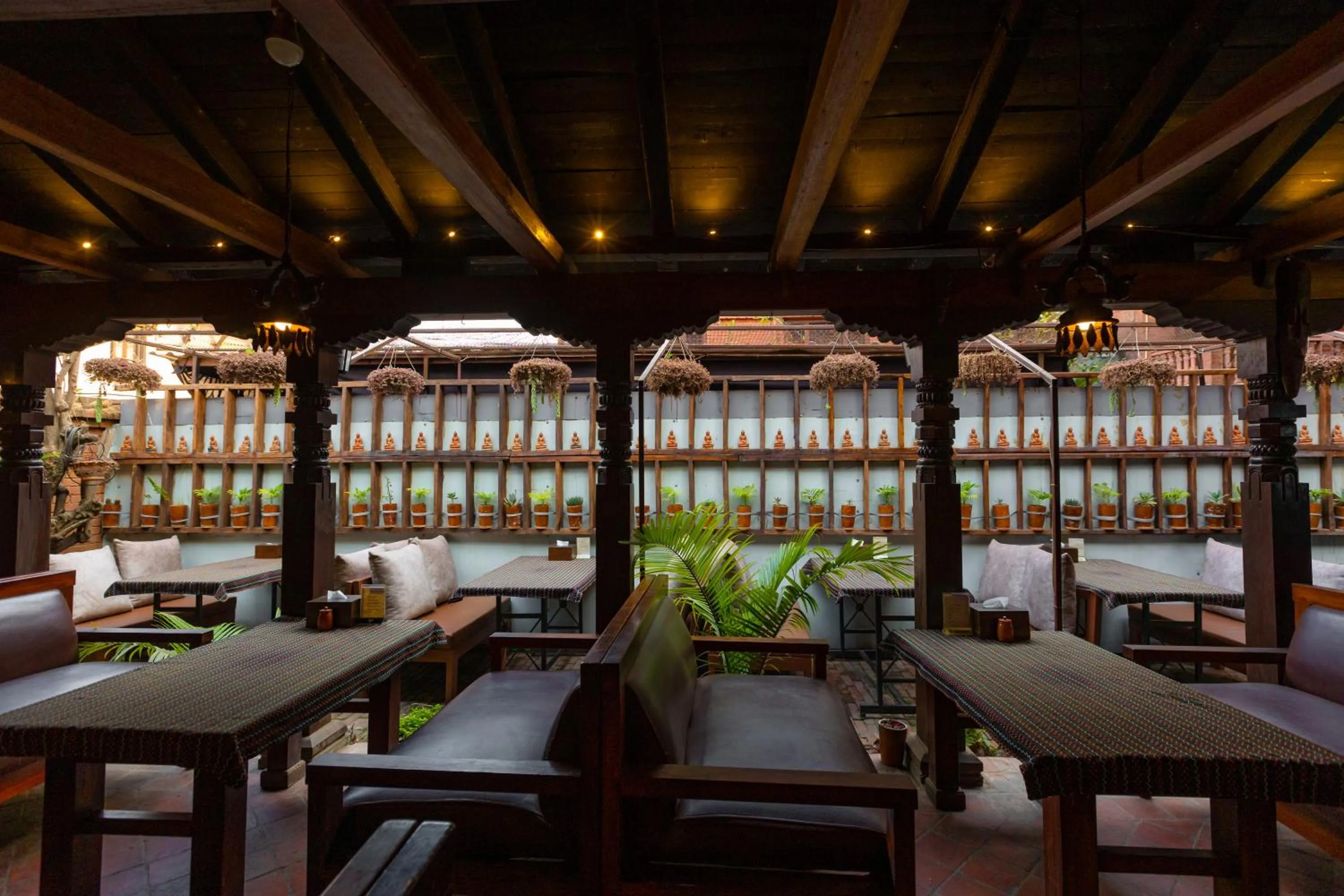 Restaurant/places to eat in Vajra Boutique Hotel