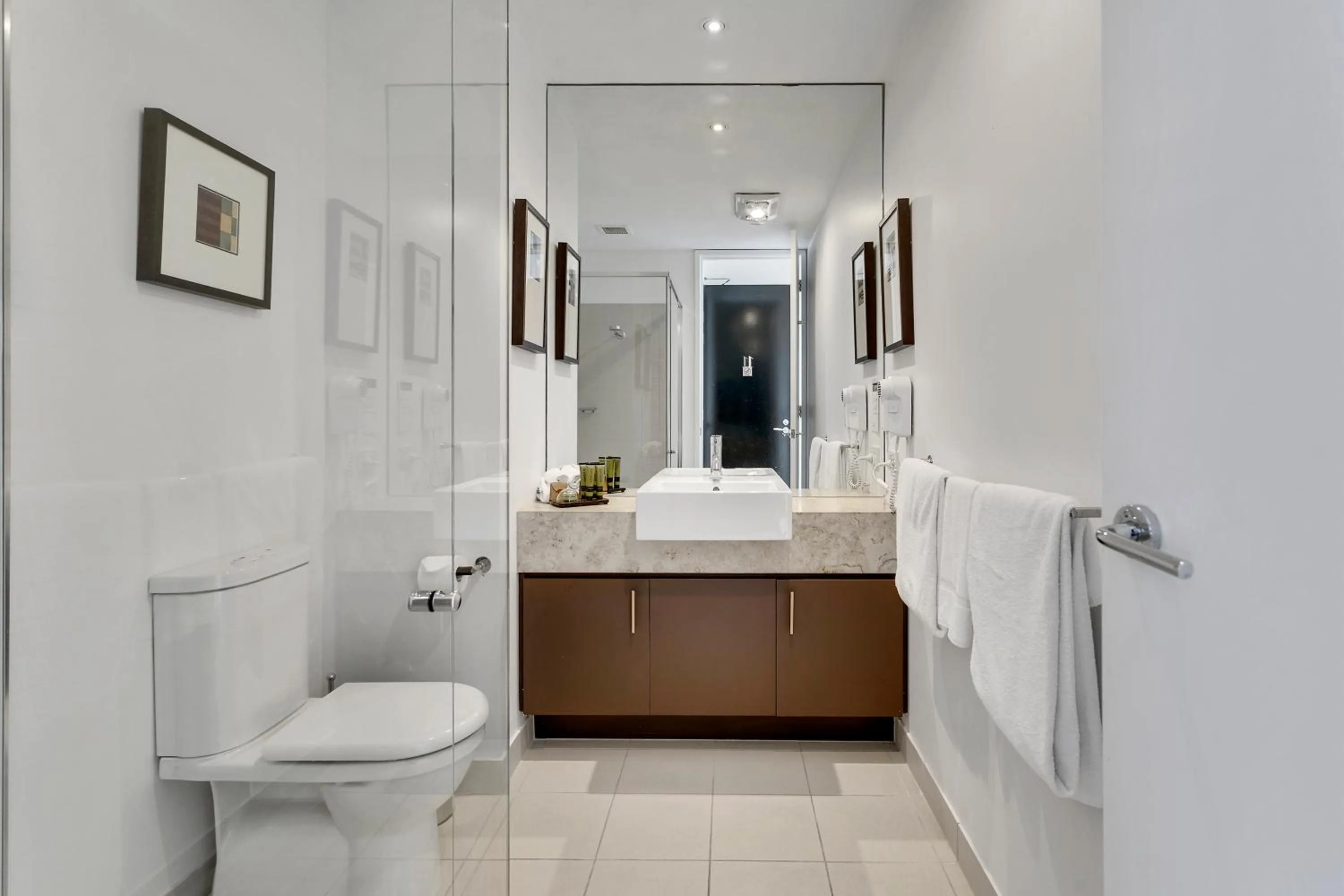 Bathroom, Bed in Peppers Moonah Links Resort