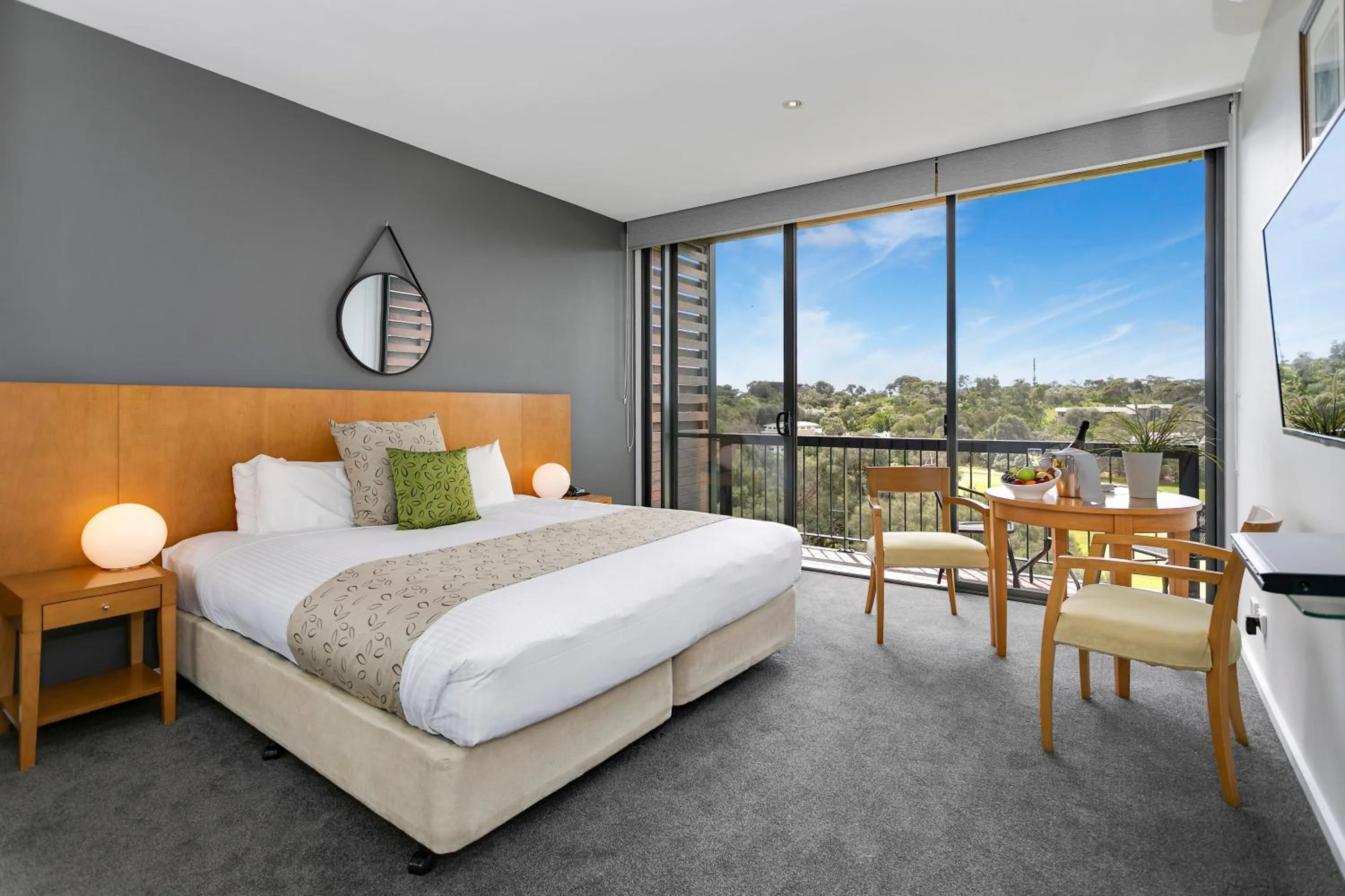 Photo of the whole room, Bed in Peppers Moonah Links Resort