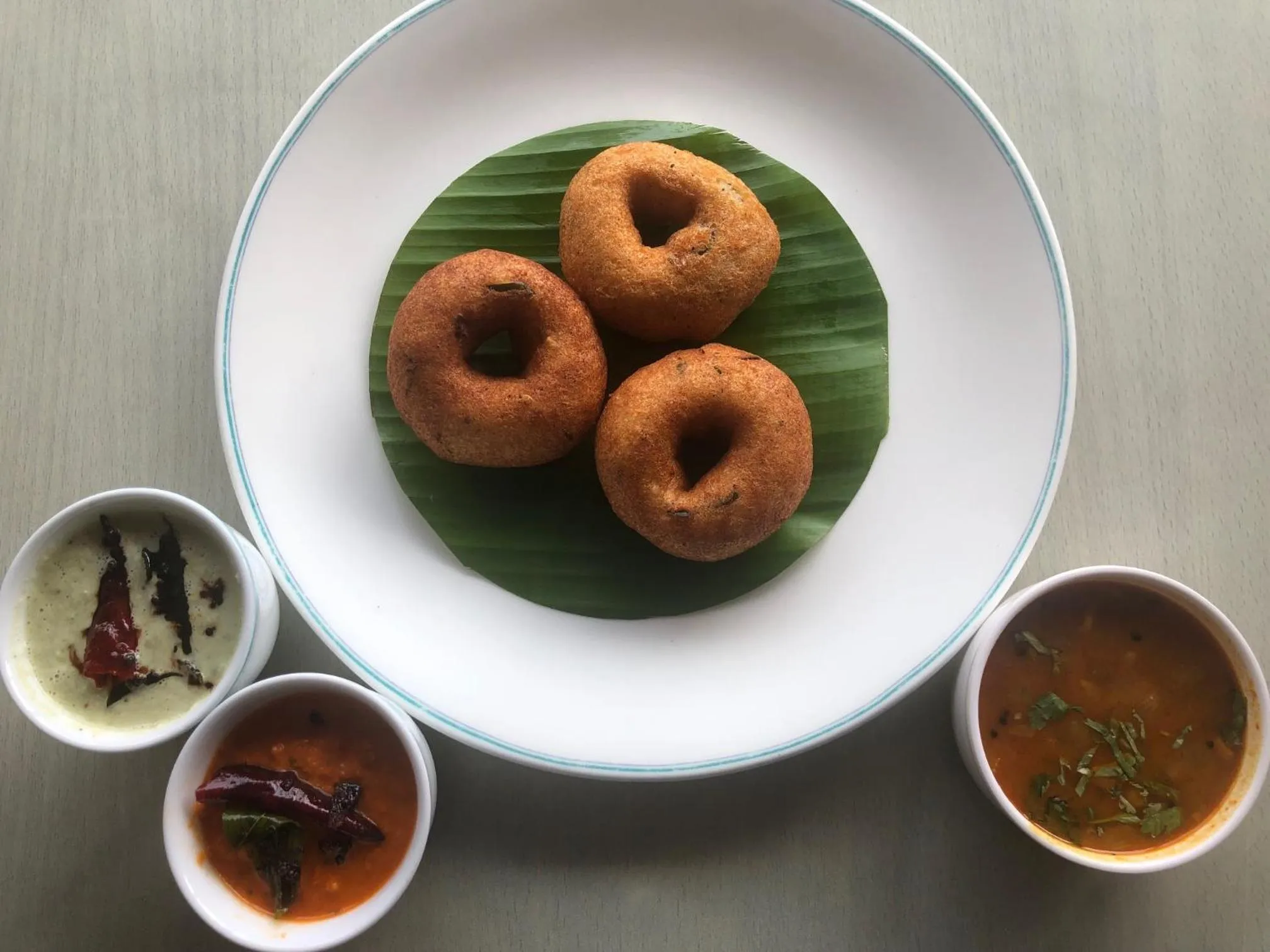 Breakfast in Abad Plaza