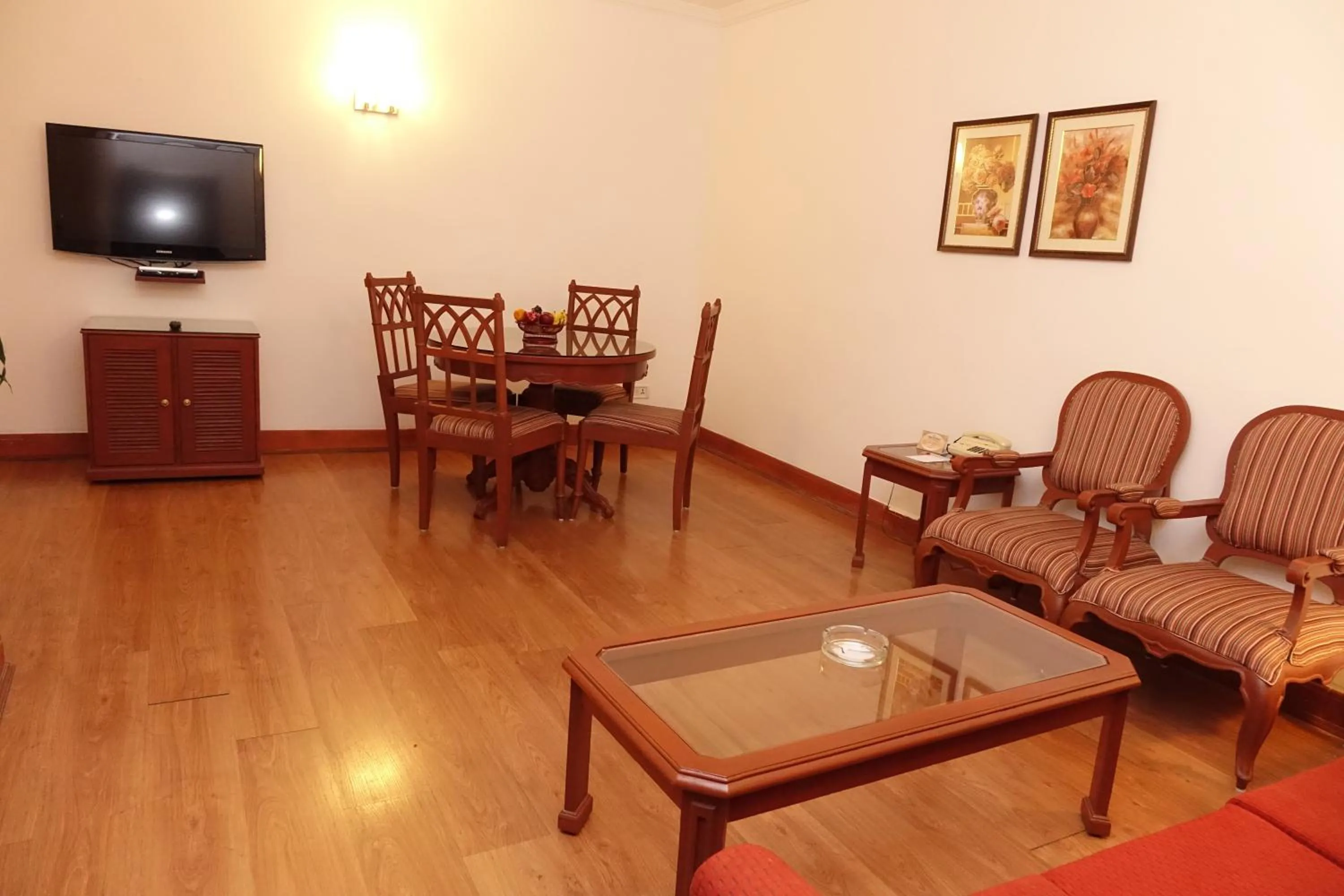 Seating area in Abad Plaza