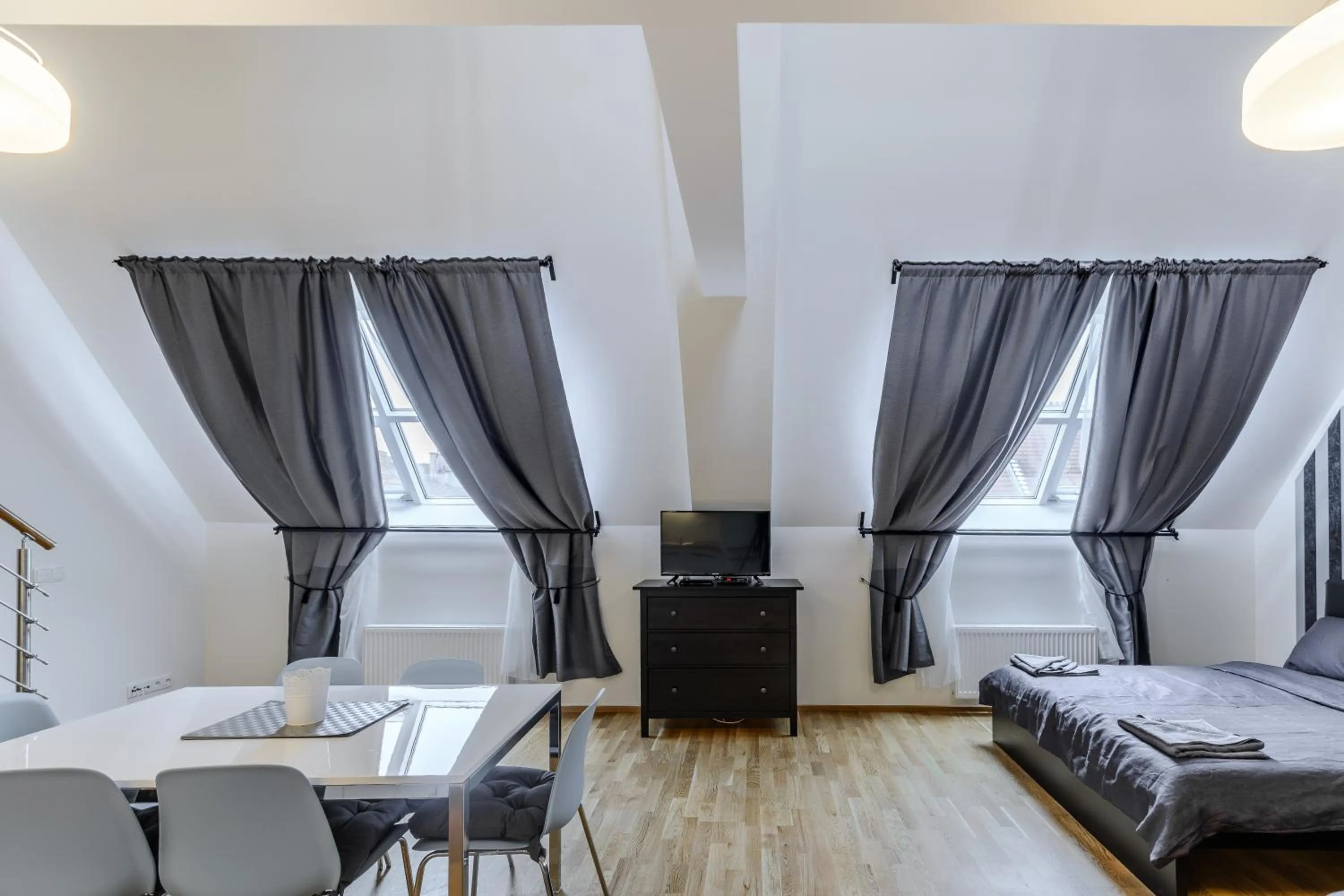 Bedroom, Bed in Riverside SPIRIT