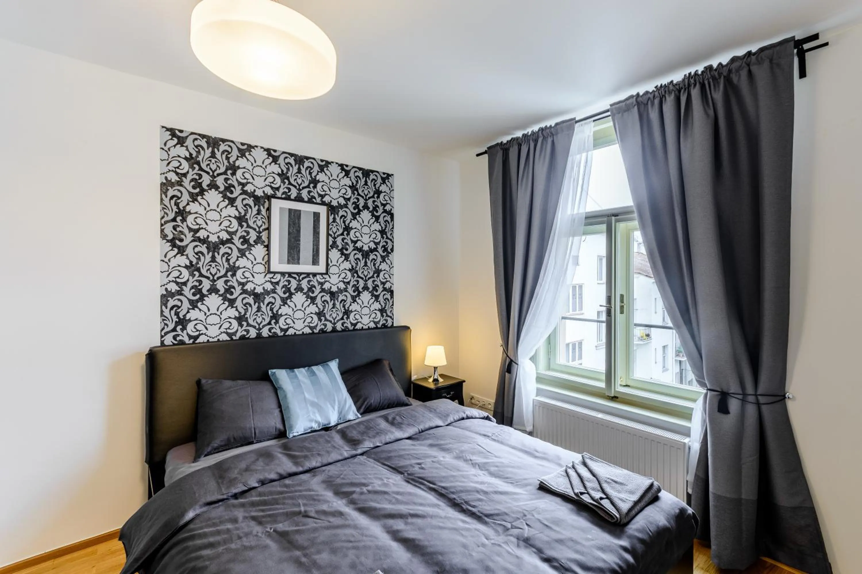 Bedroom, Bed in Riverside SPIRIT