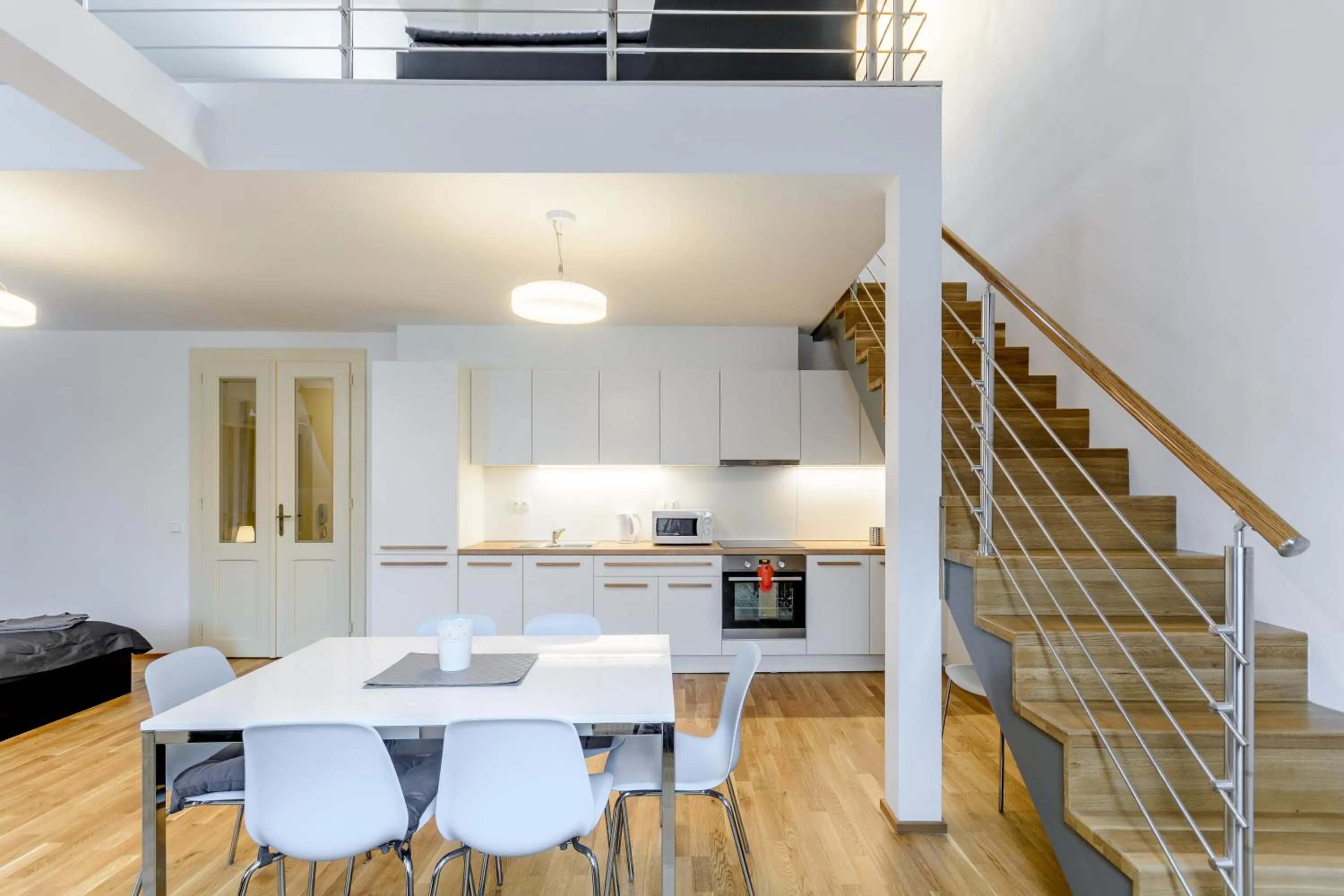 Dining area in Riverside SPIRIT