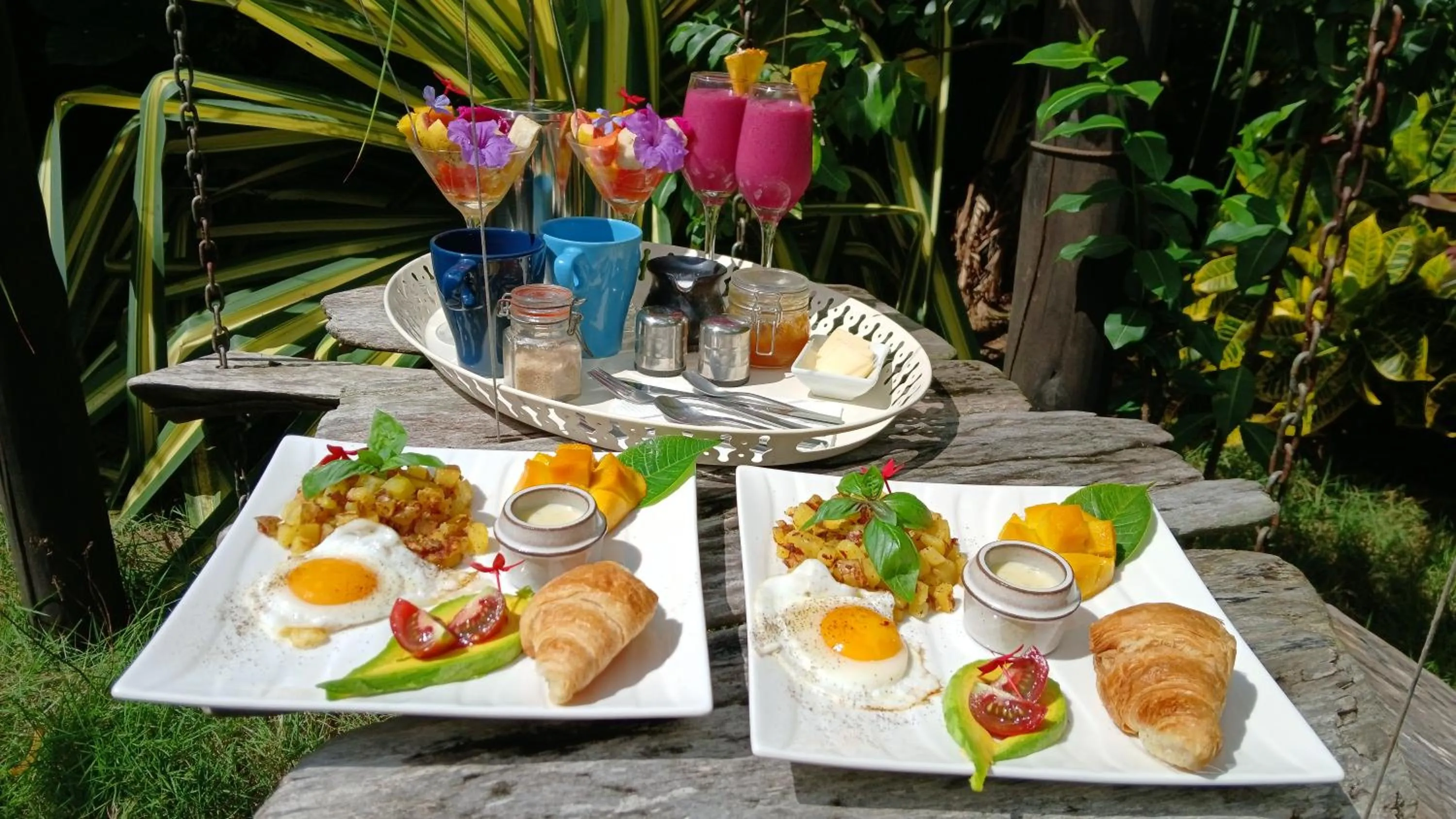 Breakfast in Casa Picaflor B&B