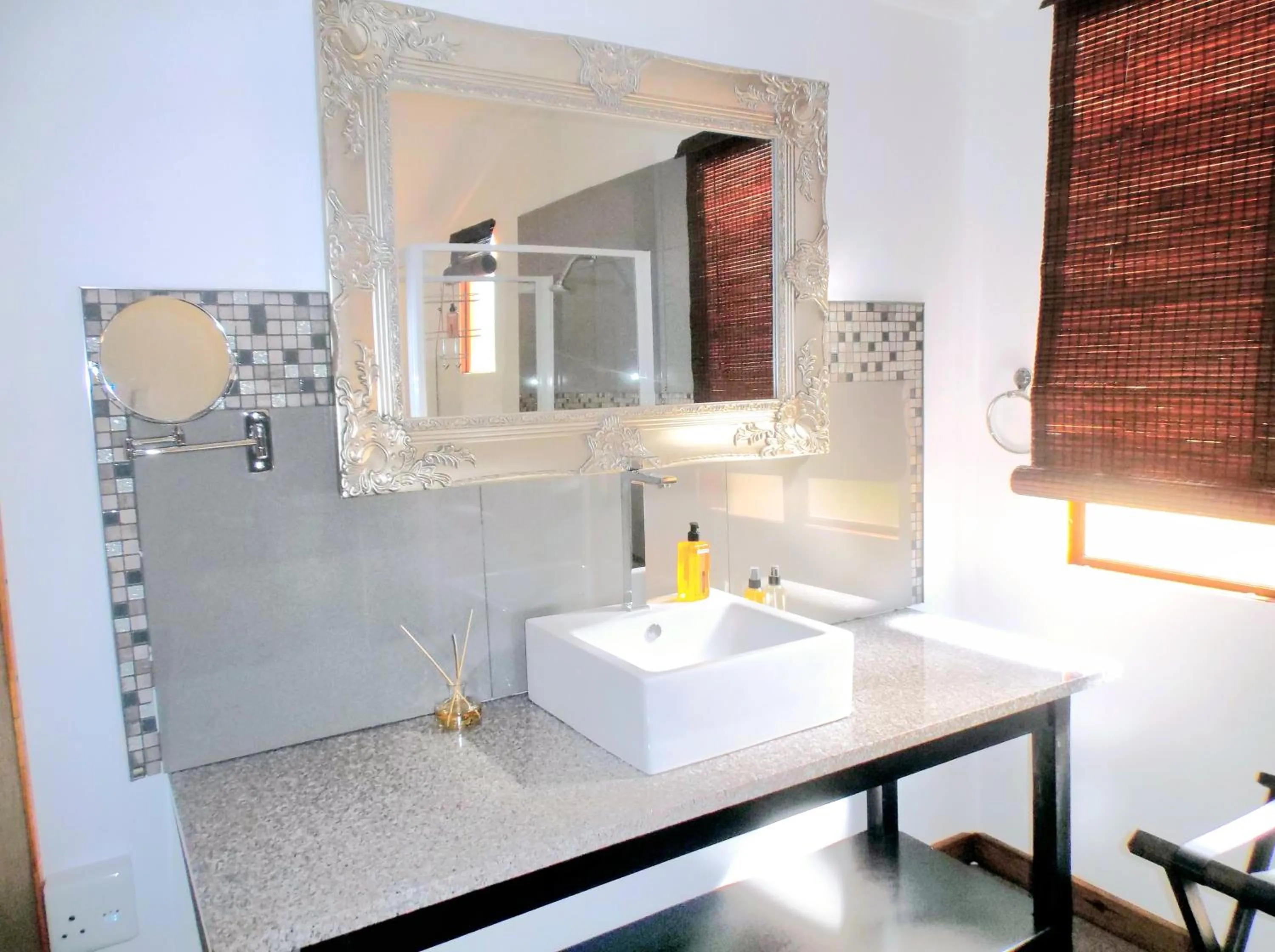 Luxury Tent 8 in Old Mill Lodge, Seasonal Working Ostrich Farm & Restaurant, Oudtshoorn