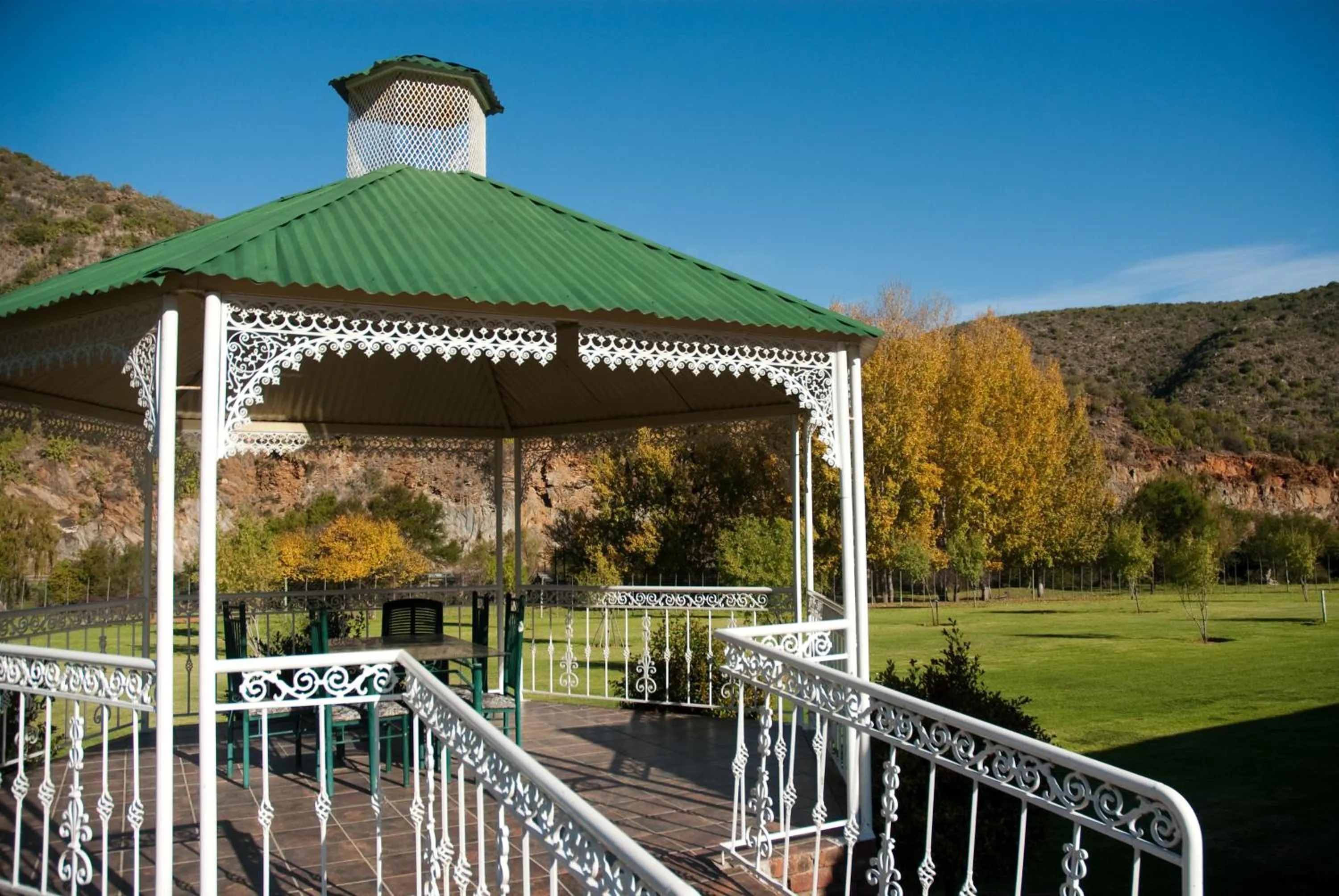 Mountain view in Old Mill Lodge, Seasonal Working Ostrich Farm & Restaurant, Oudtshoorn