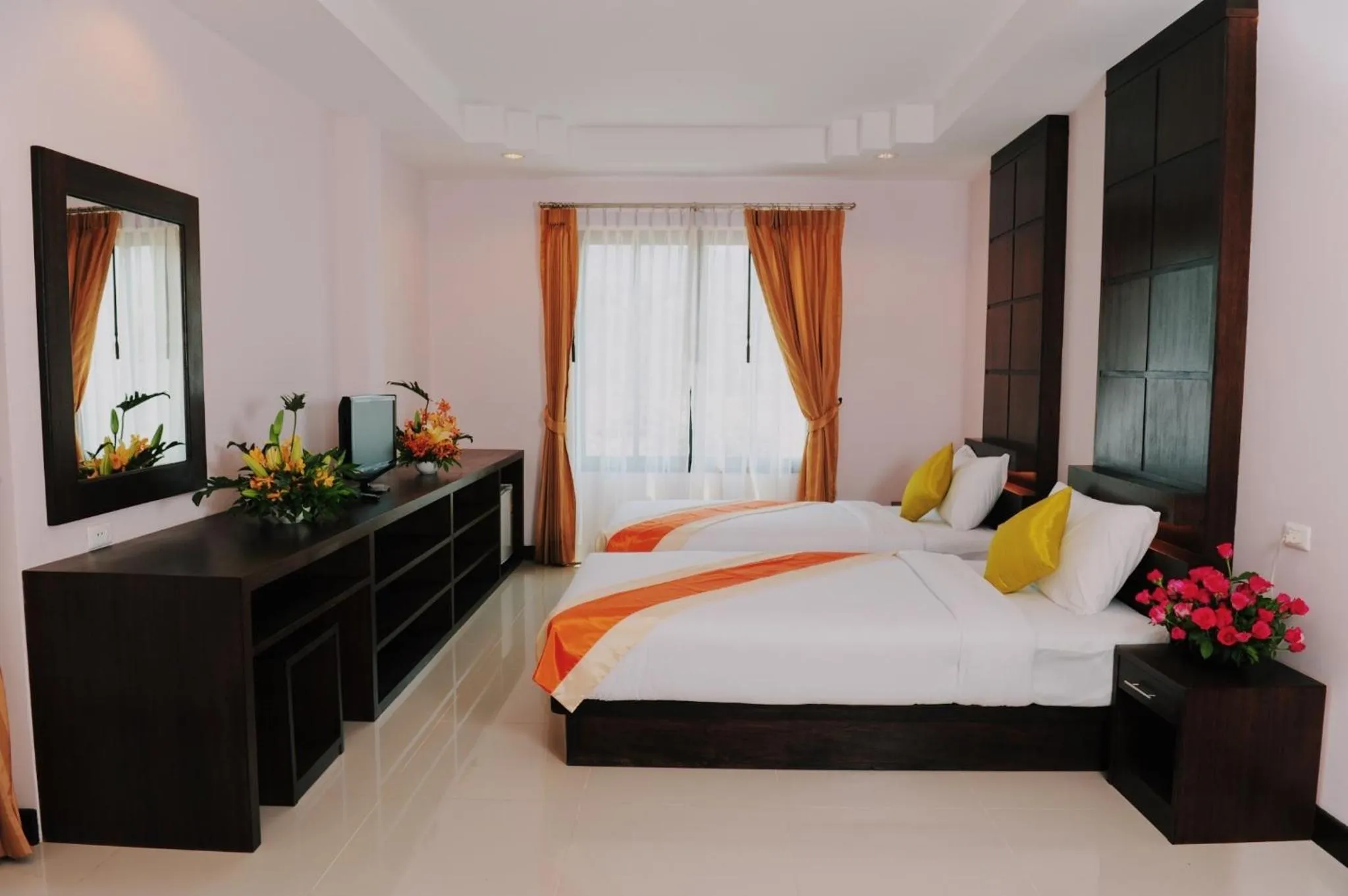 Bed in Ice Kamala Beach Hotel