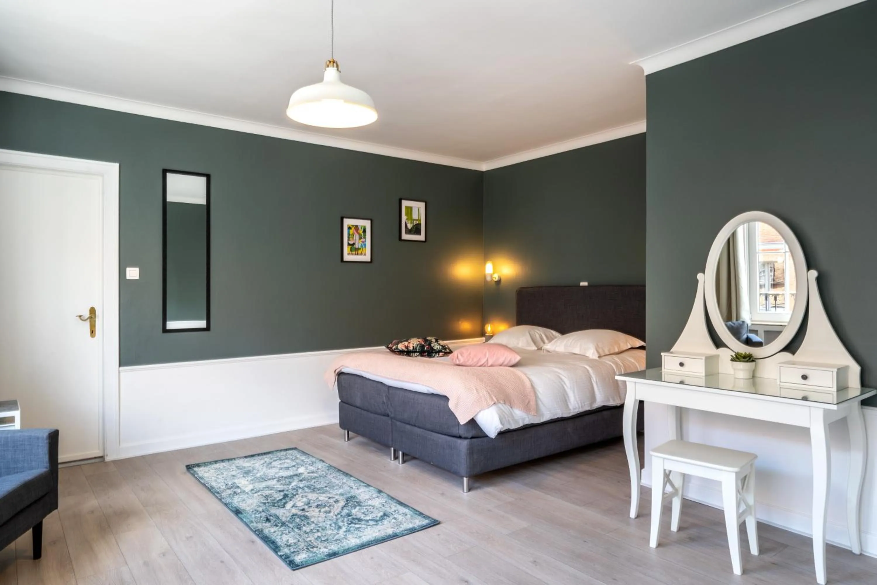 Photo of the whole room, Bed in The Rose Suites