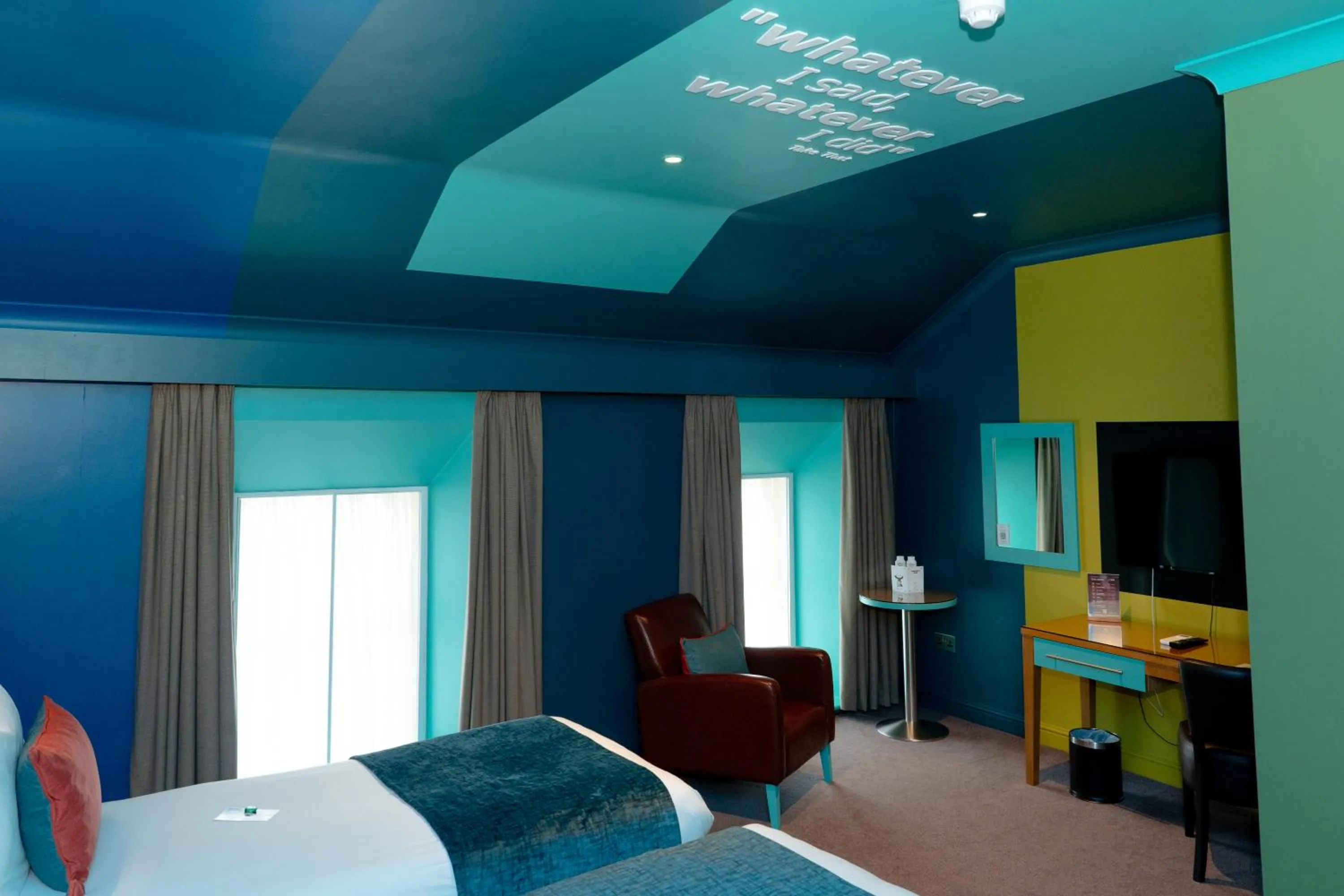 Bedroom, Bed in Skeffington Arms Hotel