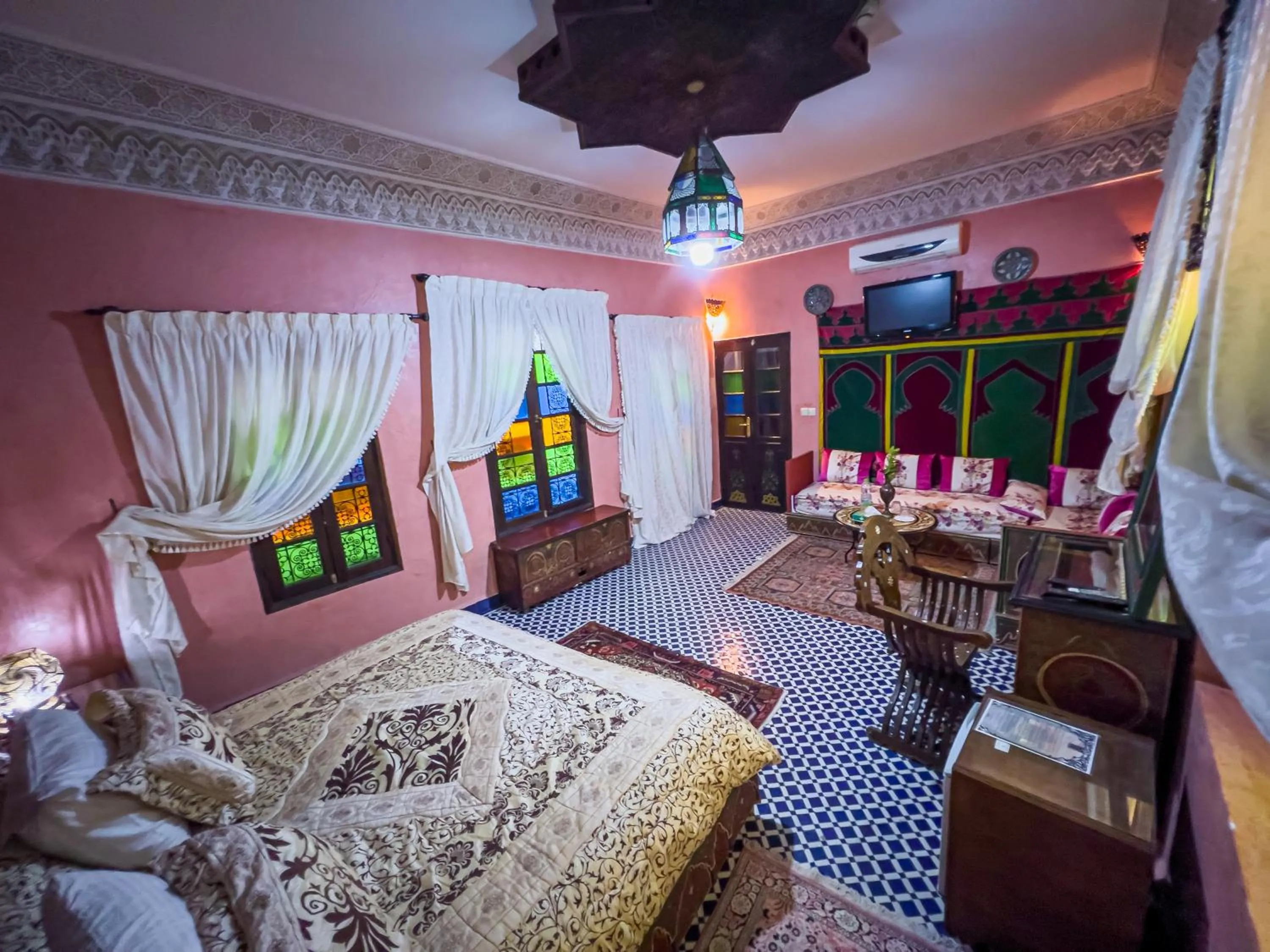 Photo of the whole room, Bed in Riad Dar Guennoun - Luxury Suites in the Heart of Fes