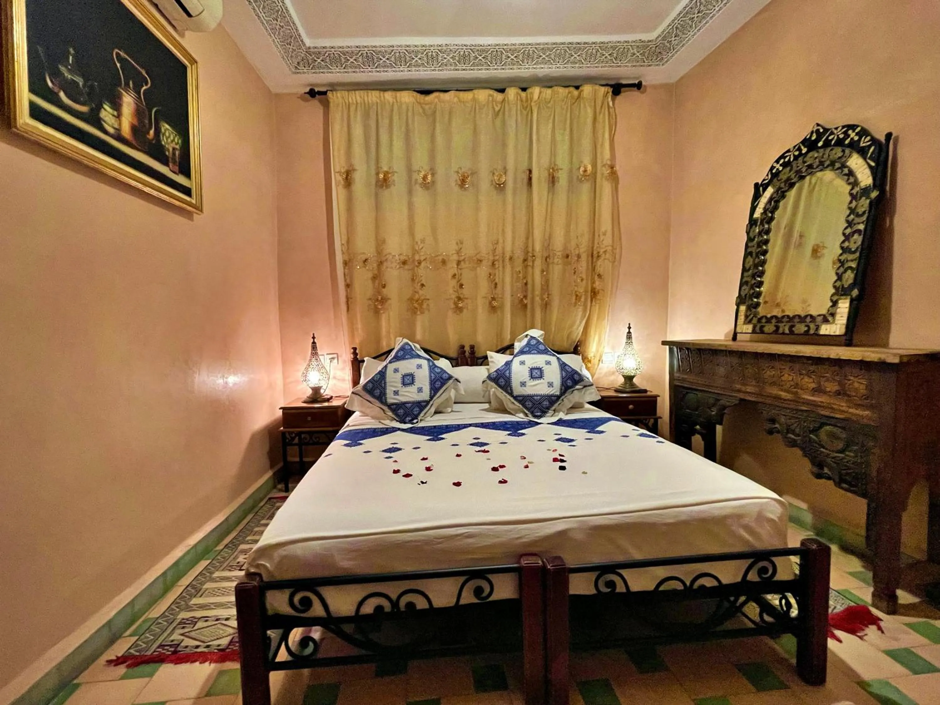 Photo of the whole room, Bed in Riad Dar Guennoun - Luxury Suites in the Heart of Fes