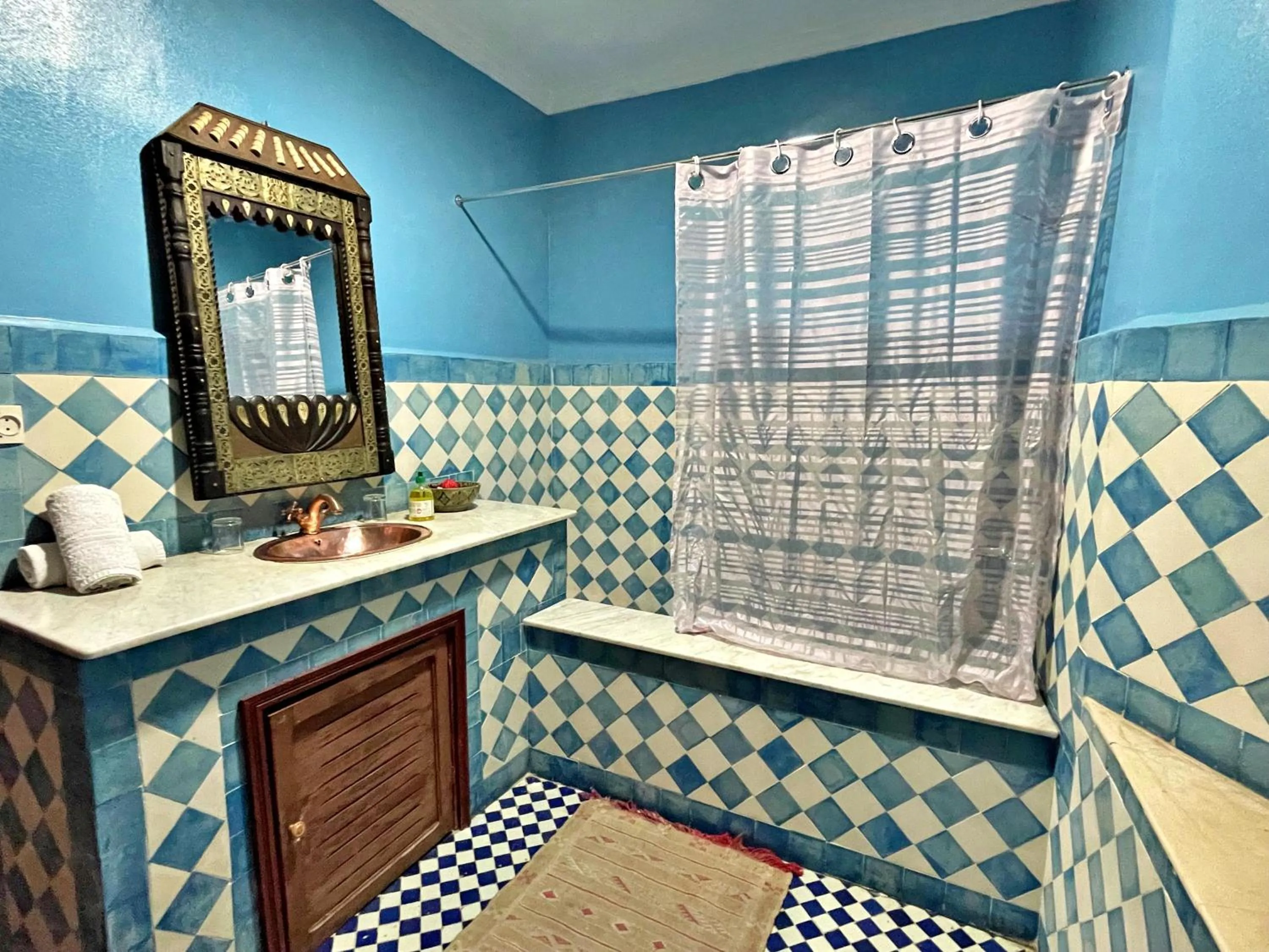 Bathroom in Riad Dar Guennoun - Luxury Suites in the Heart of Fes