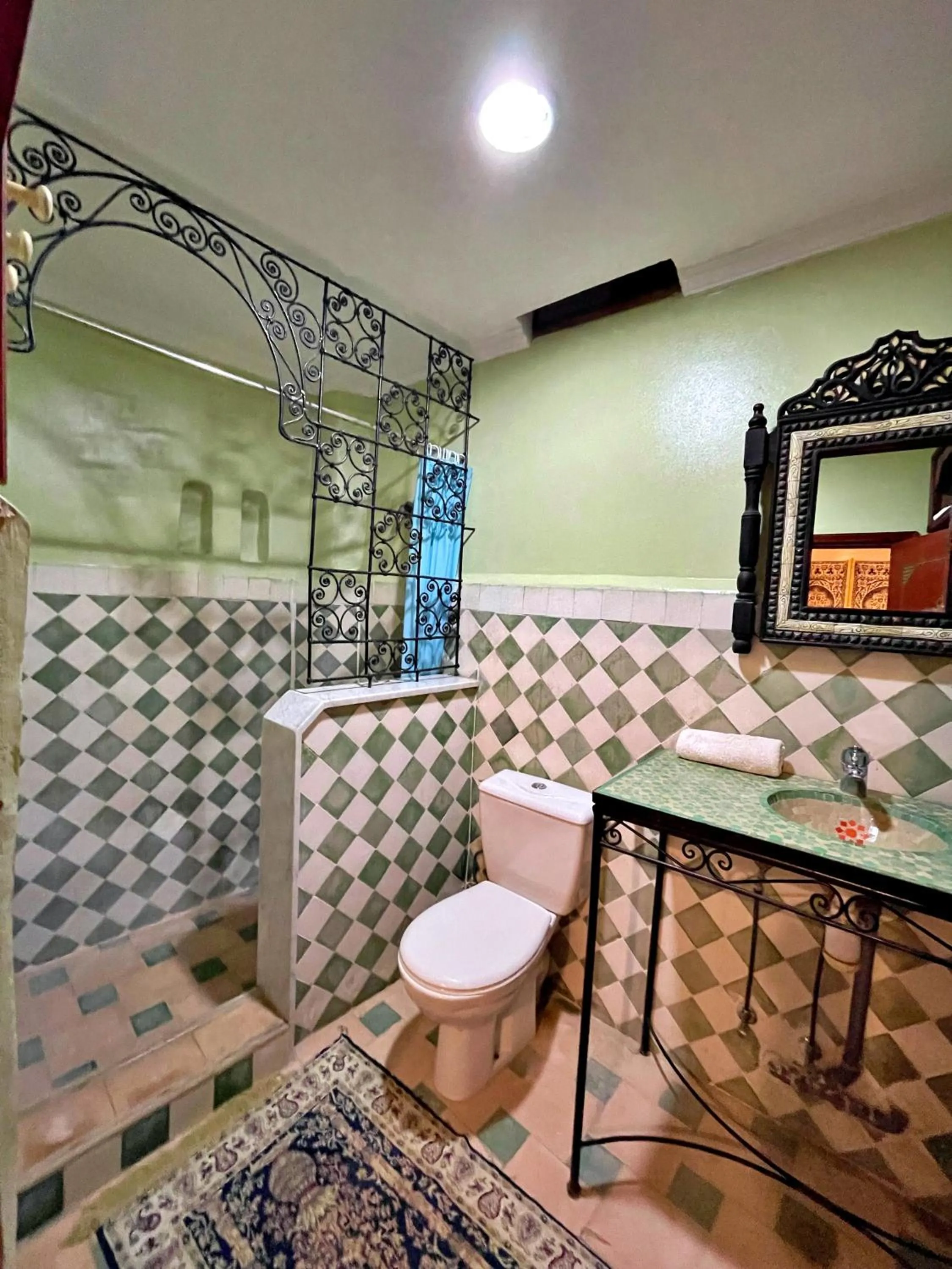 Bathroom in Riad Dar Guennoun - Luxury Suites in the Heart of Fes