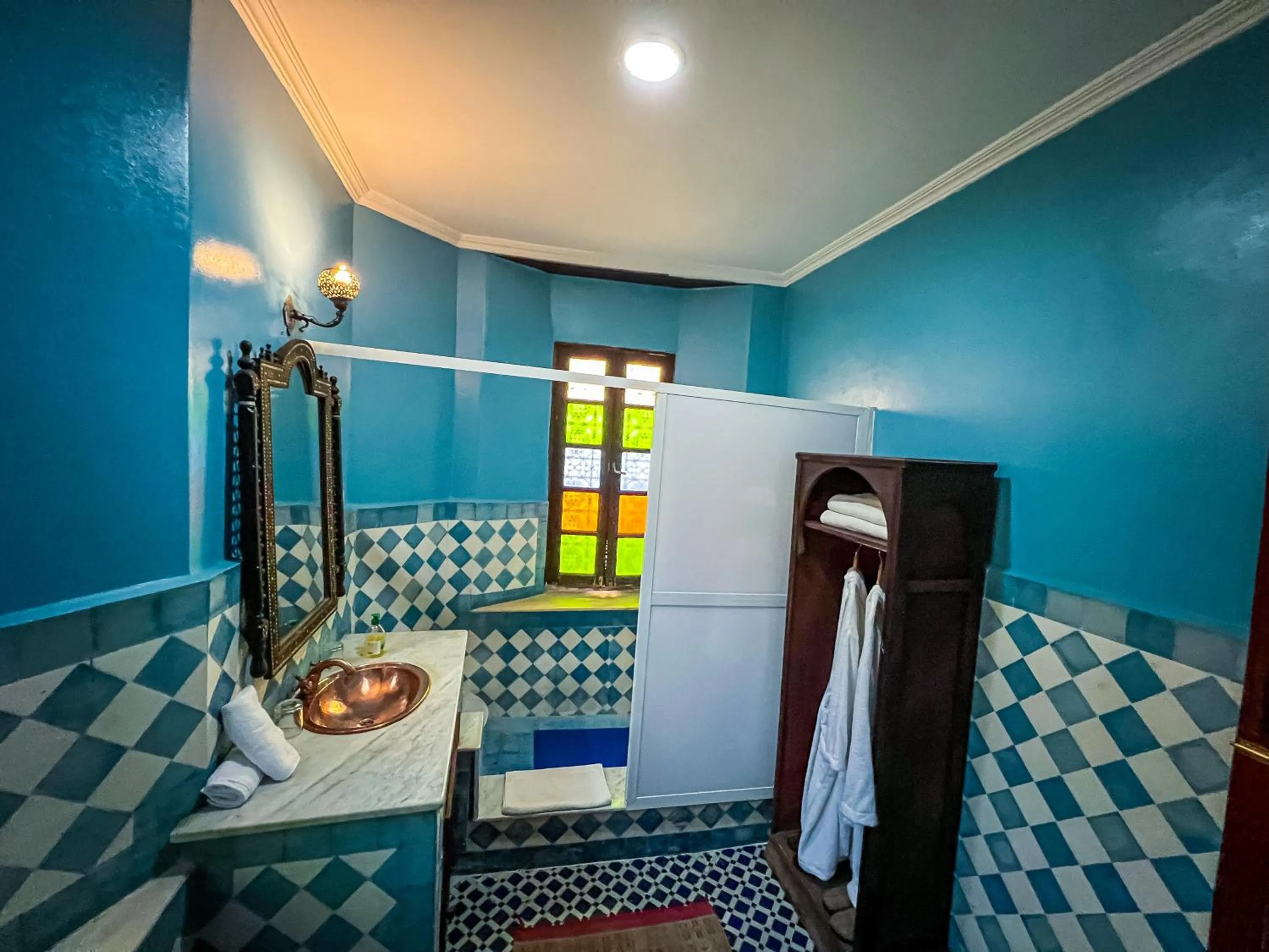 Bathroom in Riad Dar Guennoun - Luxury Suites in the Heart of Fes