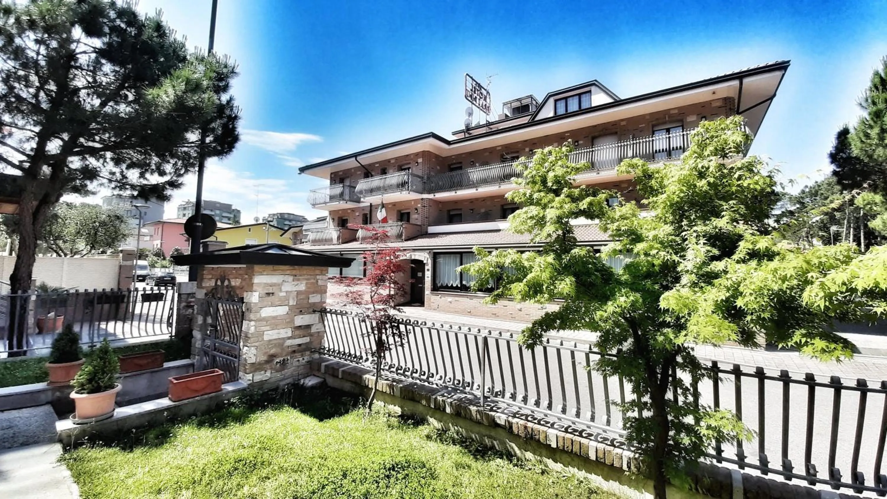 Property building in Hotel & Wellness Fra I Pini