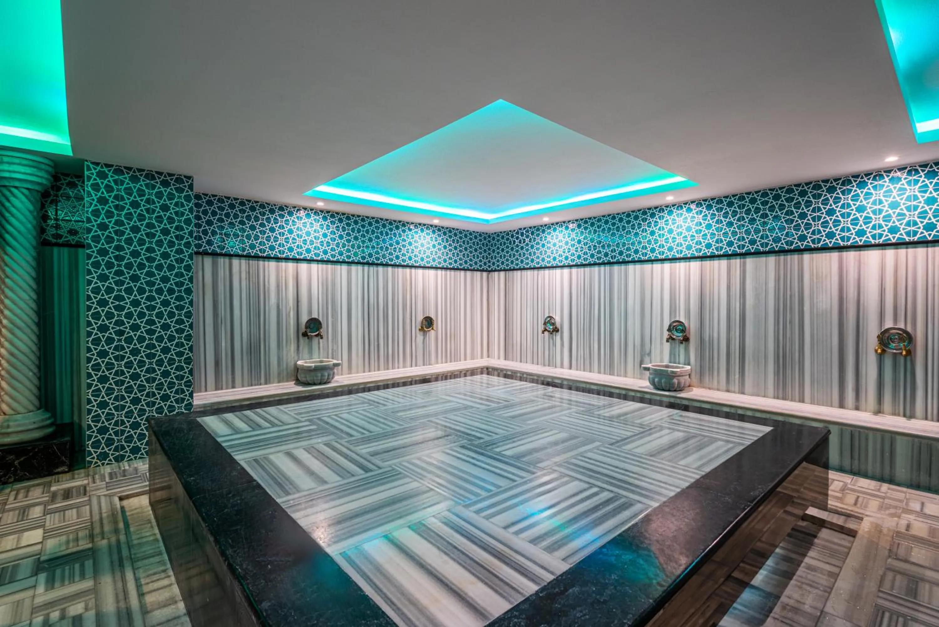 Public Bath in Avena Resort & Spa Hotel