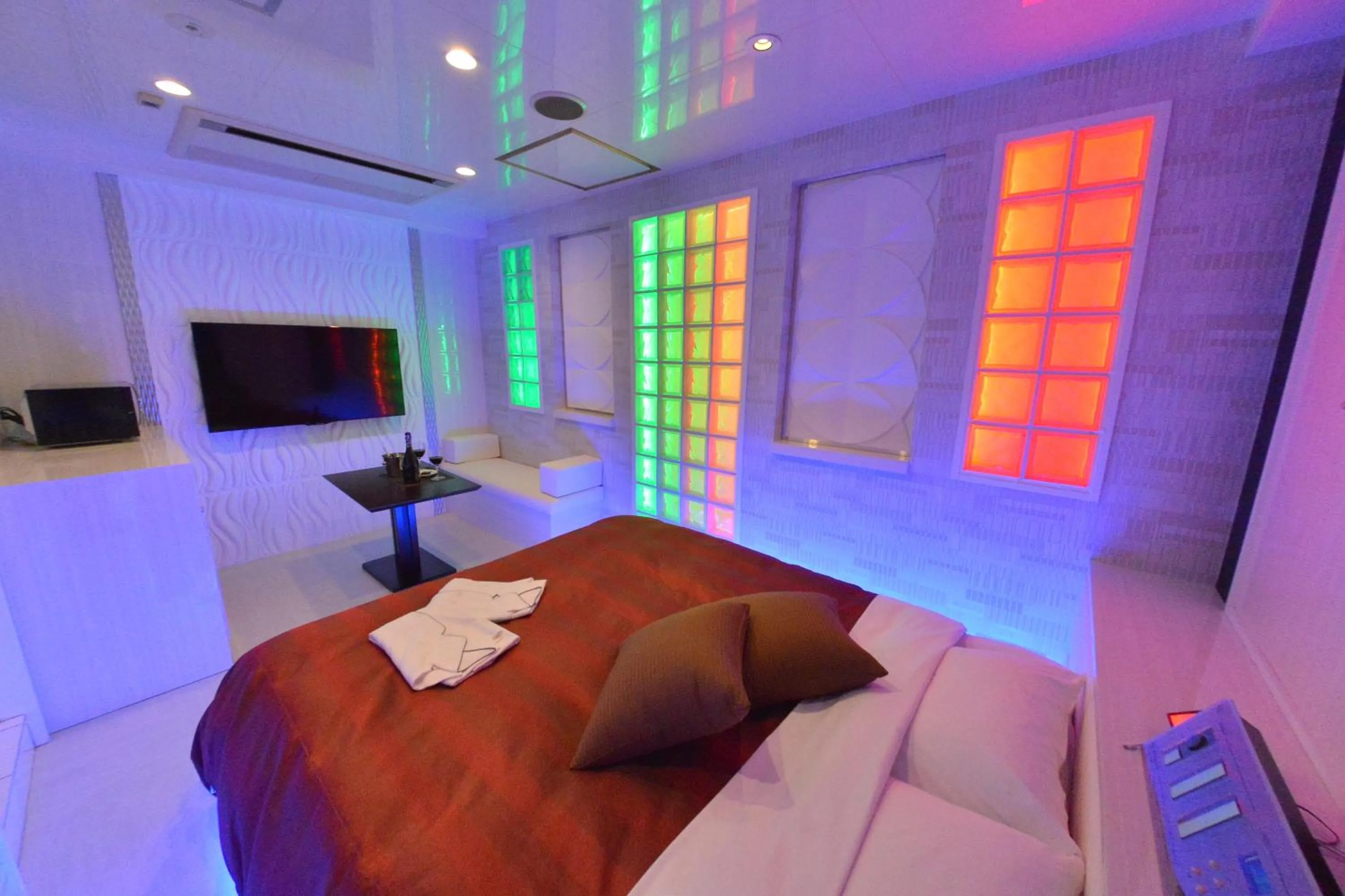 Decorative detail, Bed in Terrace M Yokota Bace ( Adult Only )