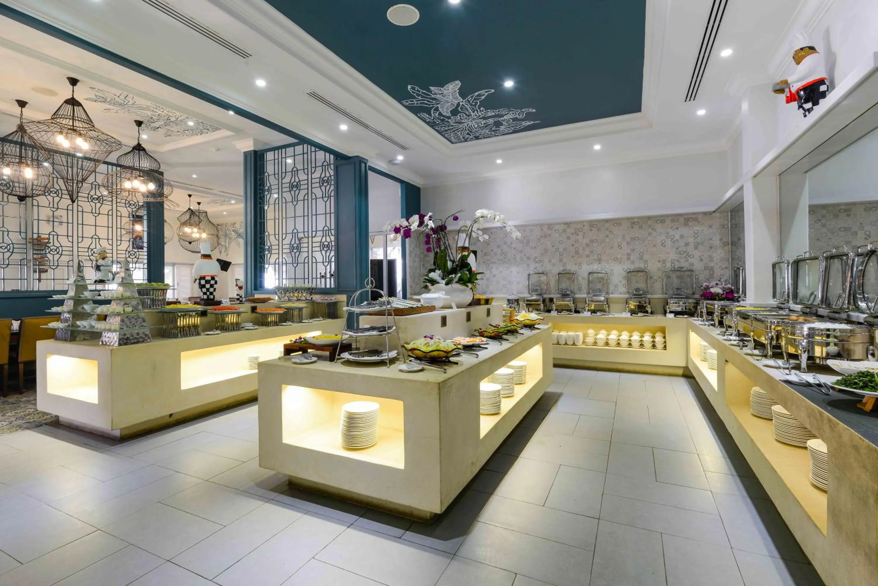 Restaurant/places to eat in Lan Rung Beach Resort