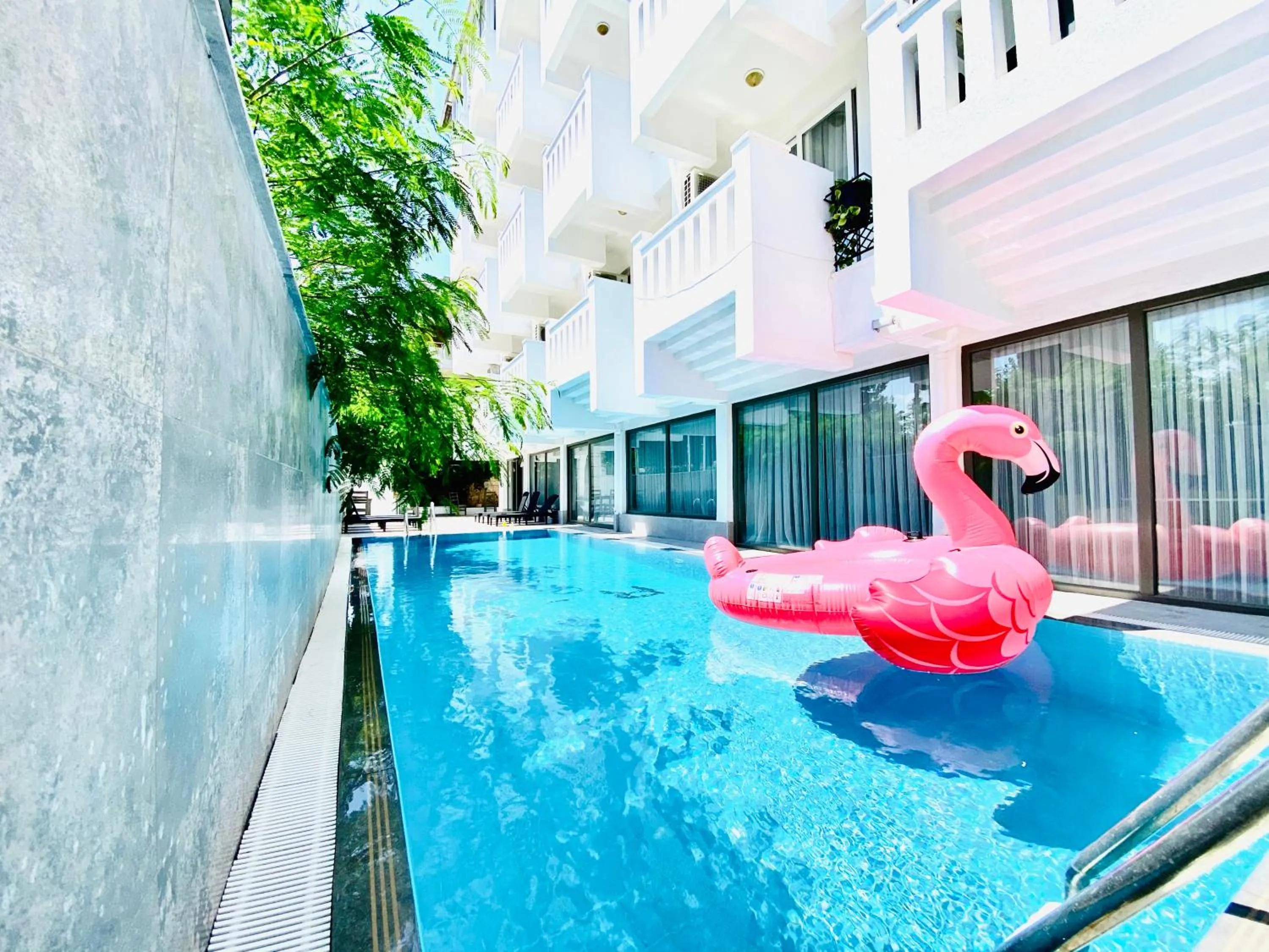 Swimming pool in Royal City Hotel