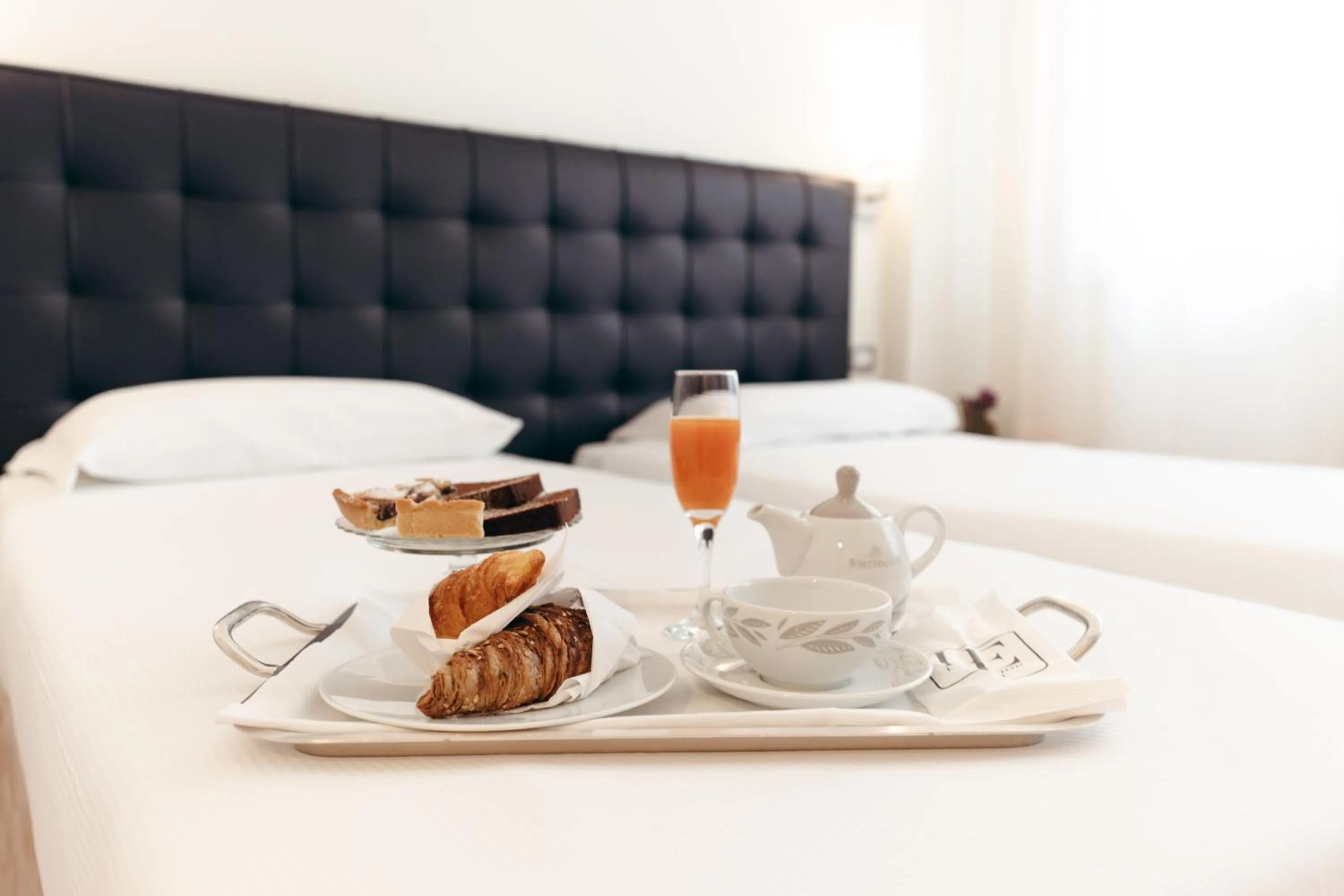Breakfast, Bed in Hotel Excelsior Bari