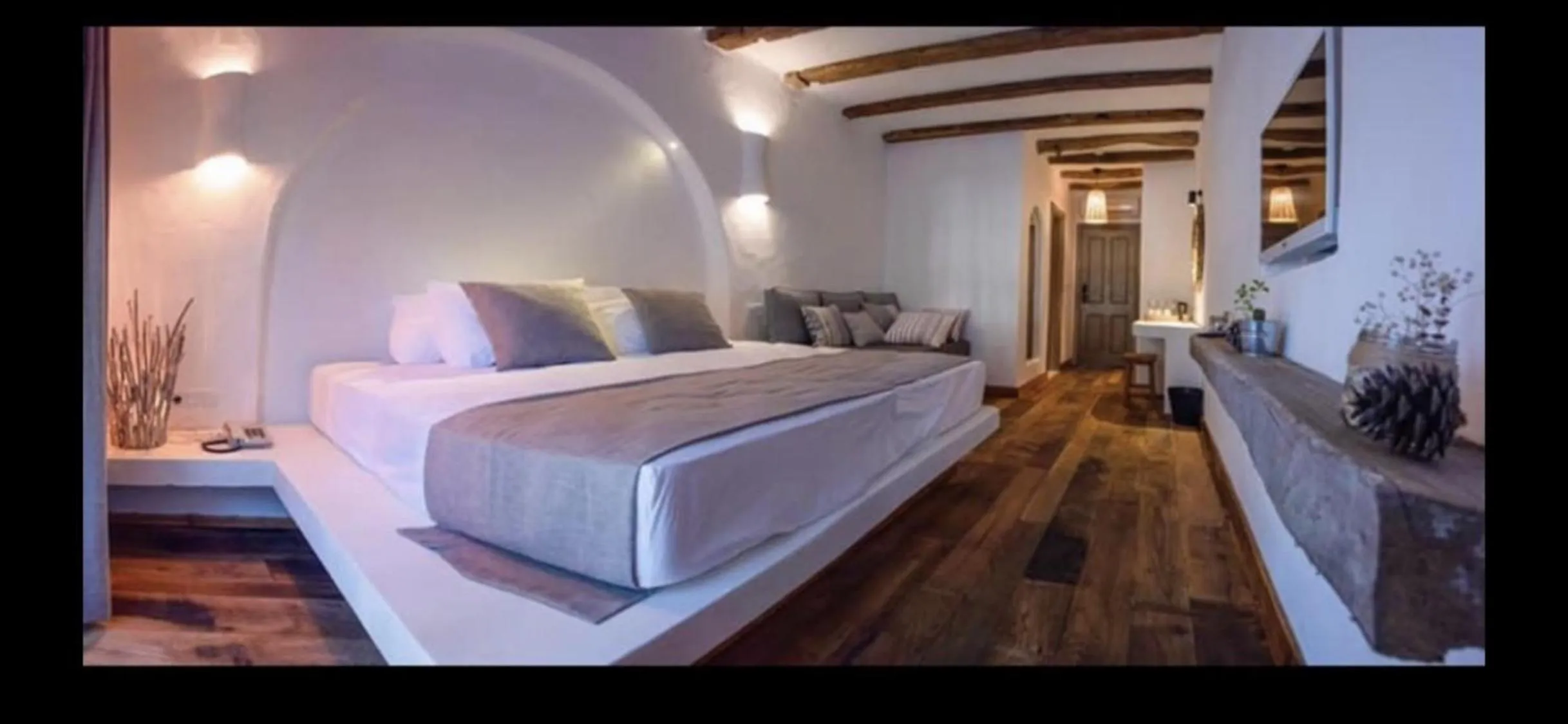 Photo of the whole room, Bed in Flamingo Hotel & Spa - Pet Friendly