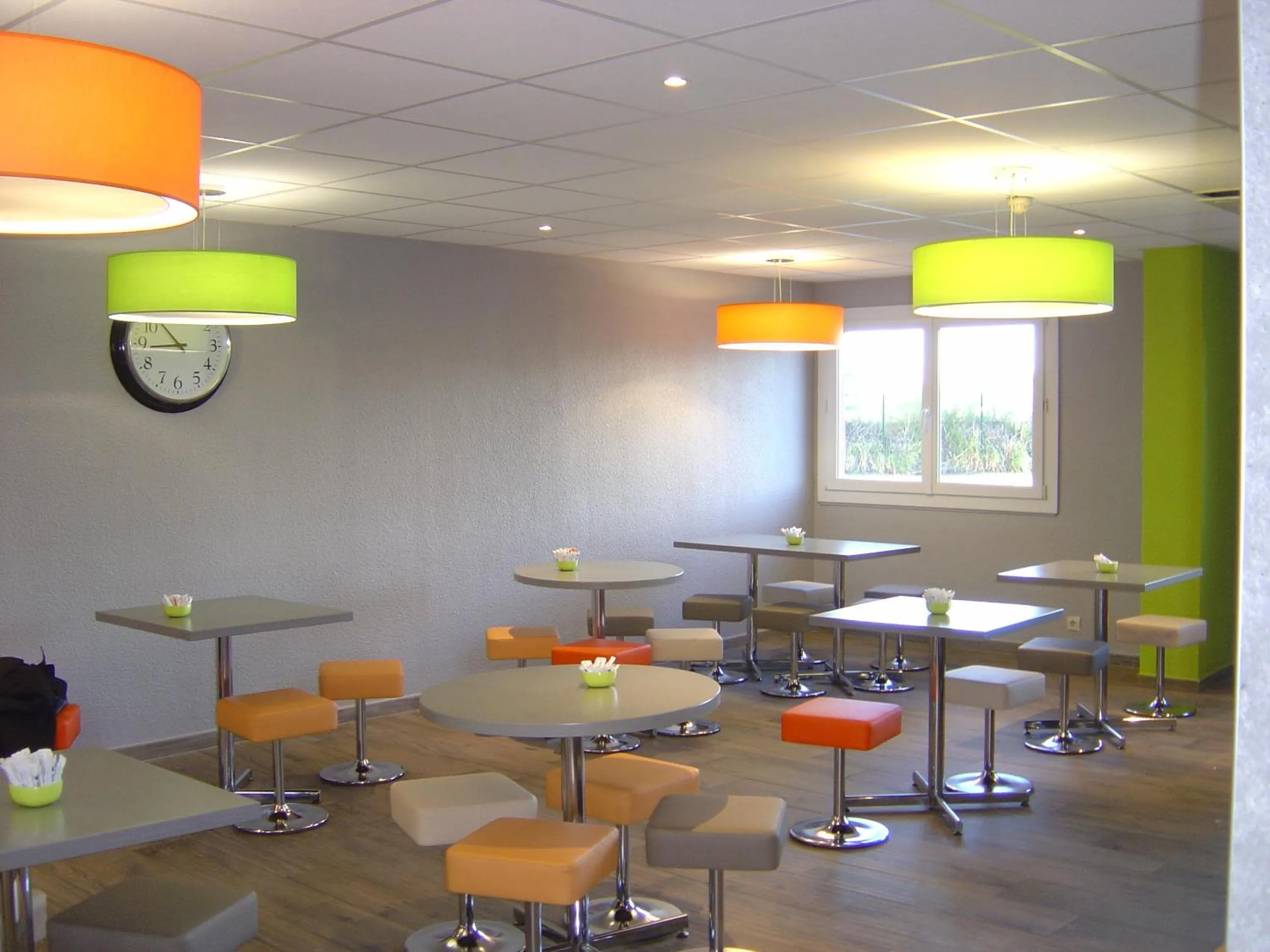 Restaurant/places to eat in ibis budget Marseille Aeroport Provence