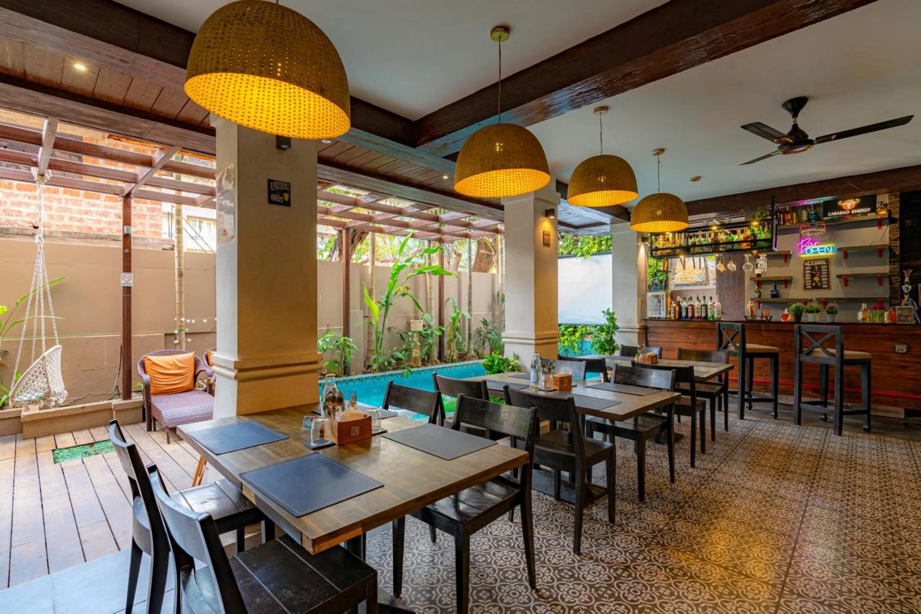 Restaurant/places to eat in Riva Gold Coast