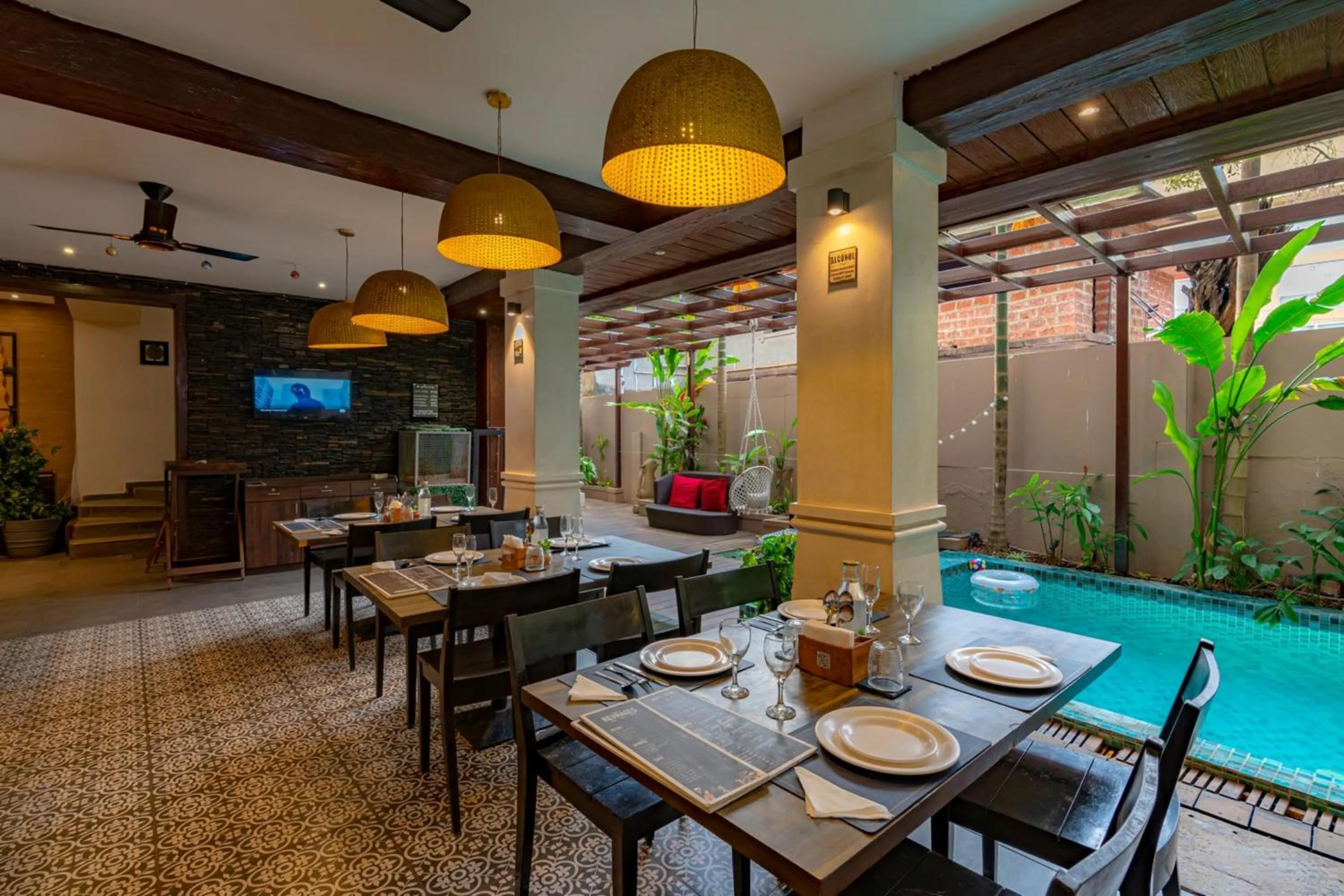 Restaurant/places to eat in Riva Gold Coast