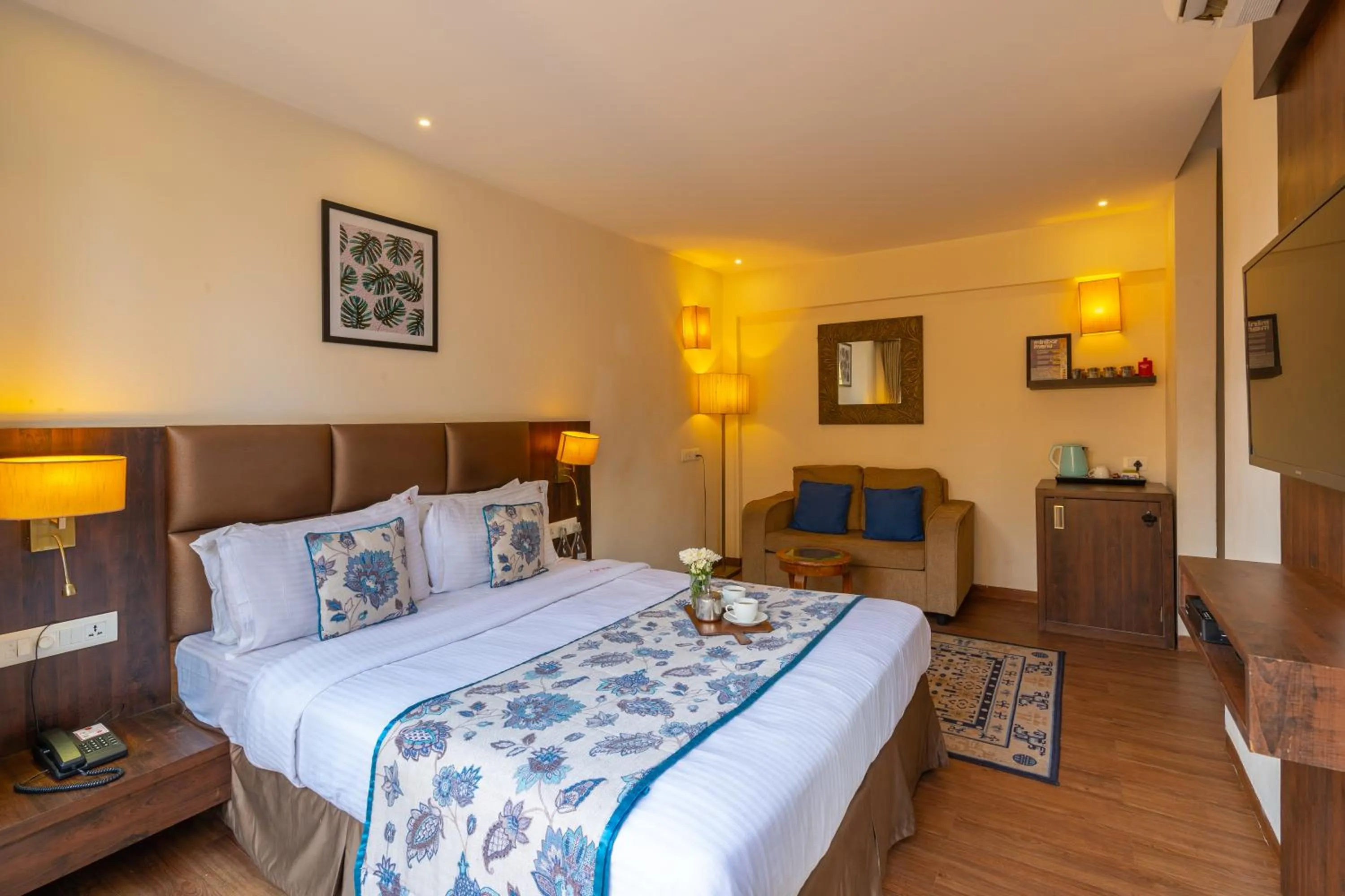 Photo of the whole room, Bed in Riva Gold Coast