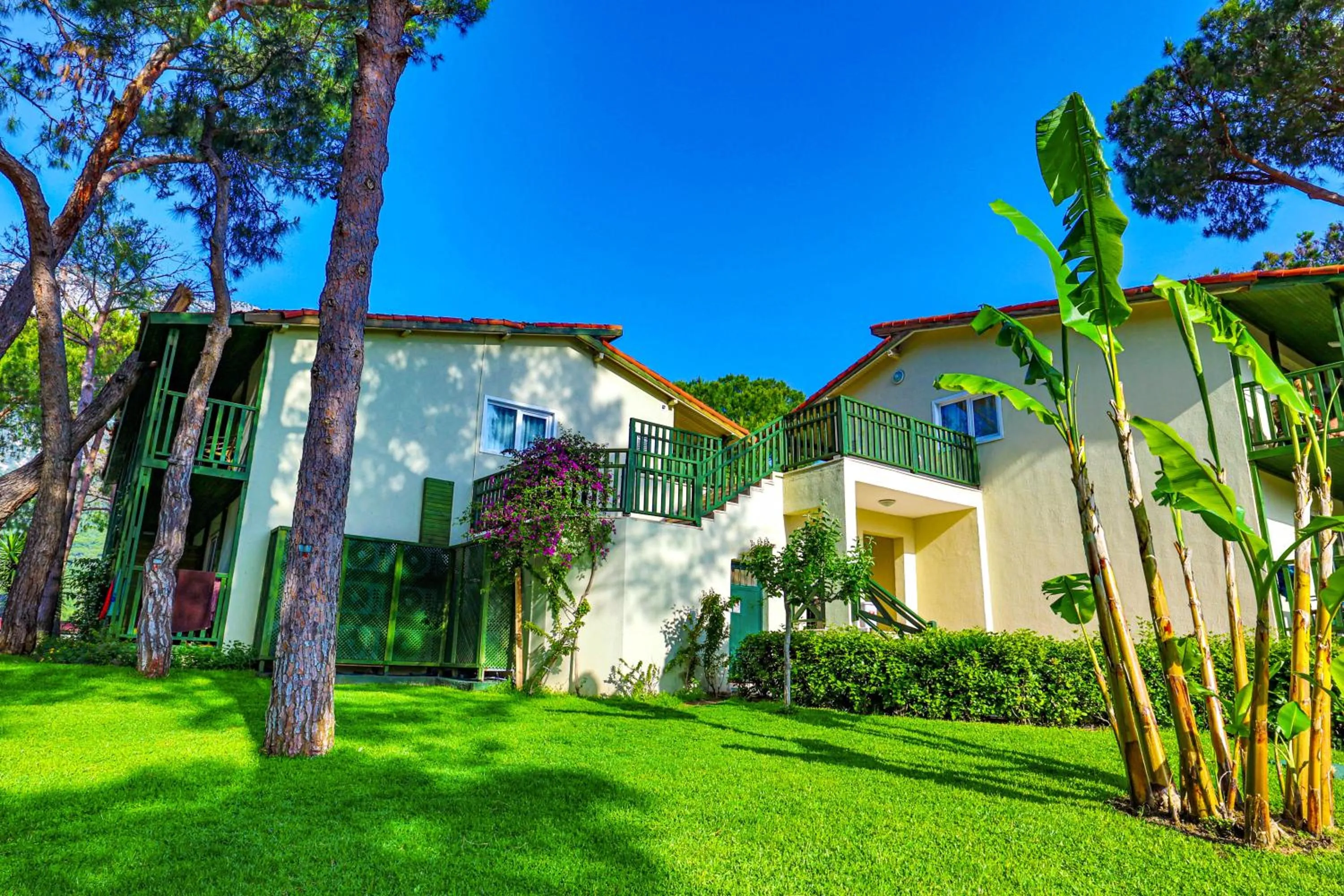 Day in Crystal Flora Pearl Collection - Ultimate All Inclusive