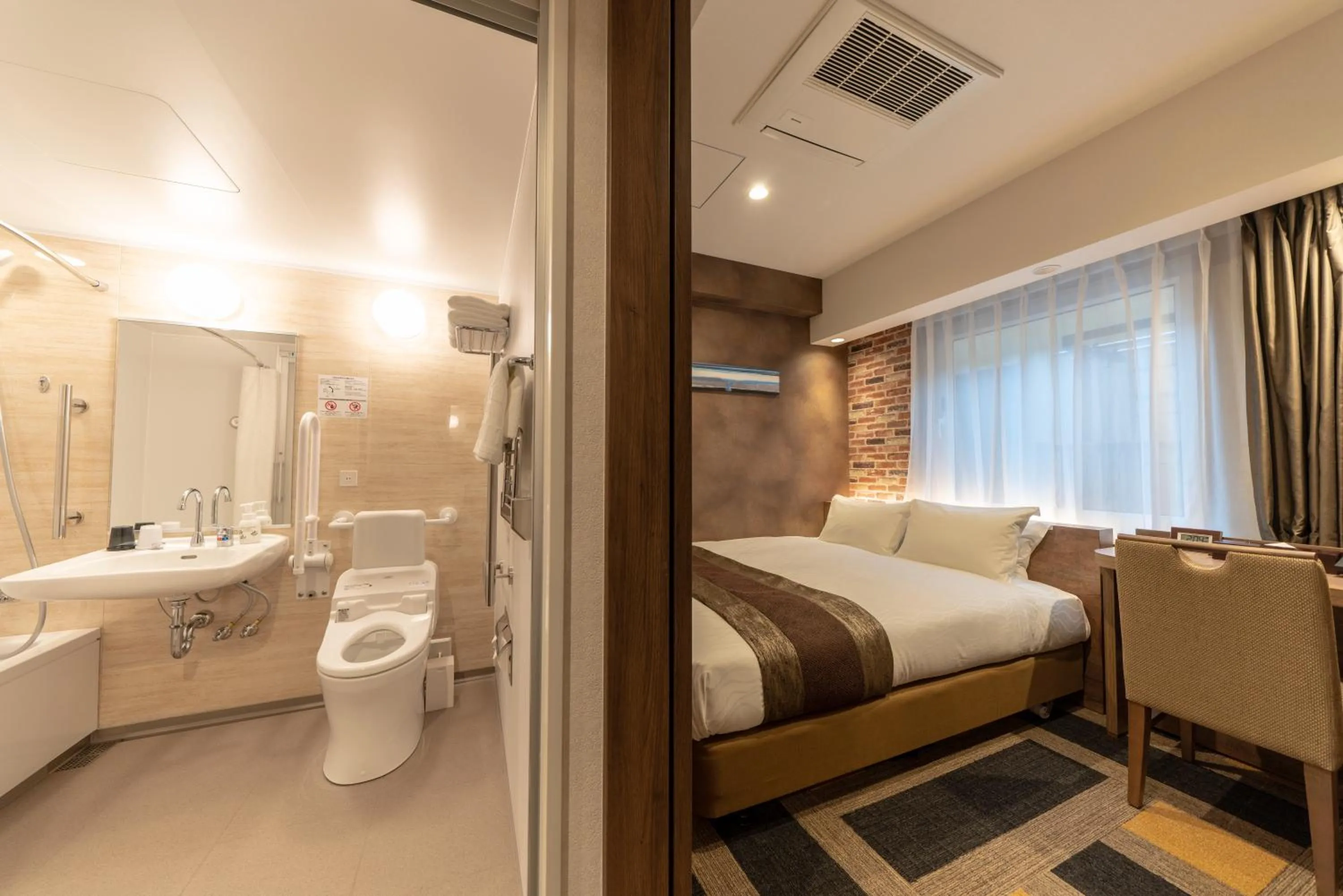 Bathroom, Bed in Hotel Torifito Otaru Canal