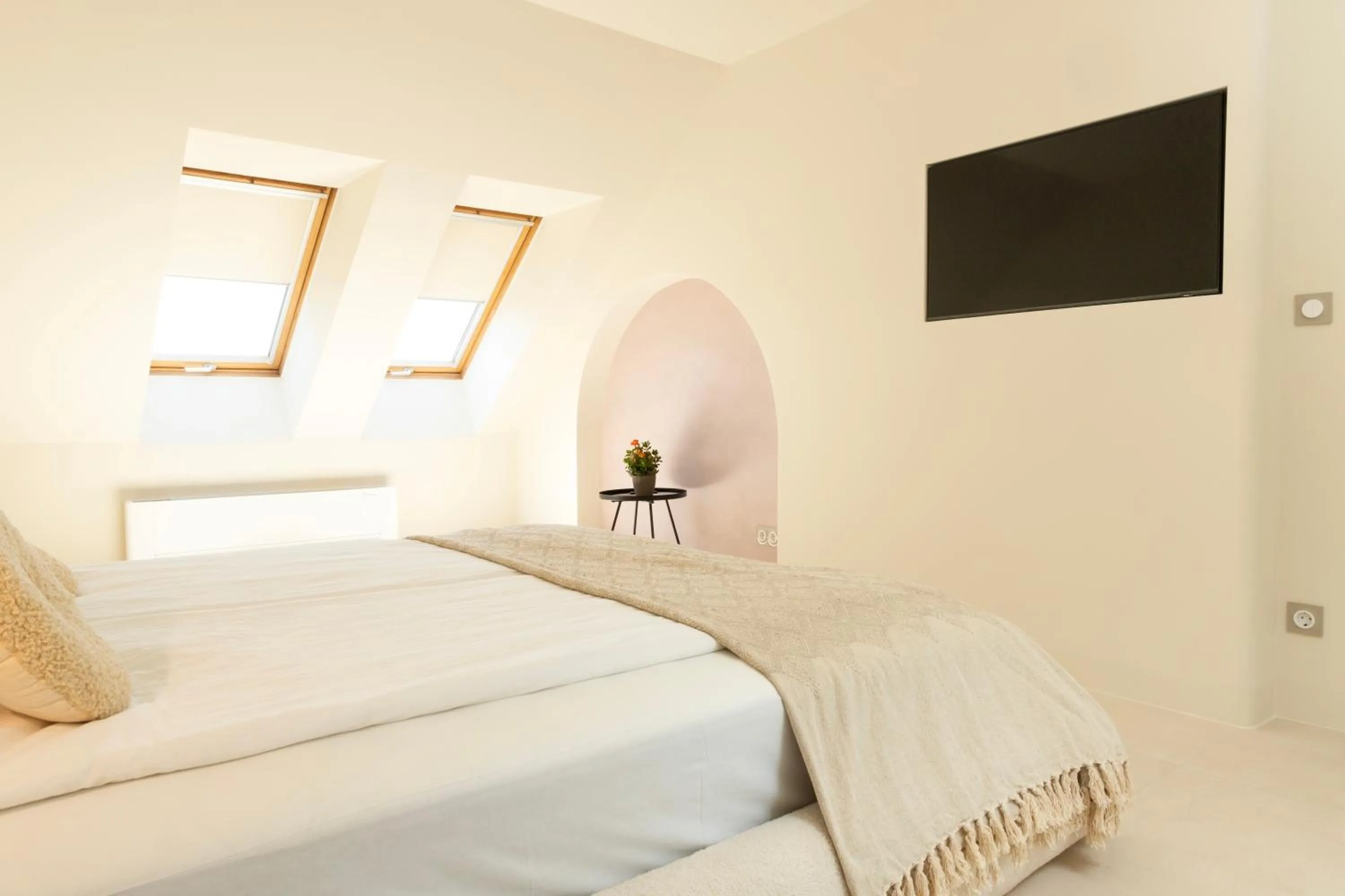 Bed in St. George Hotel