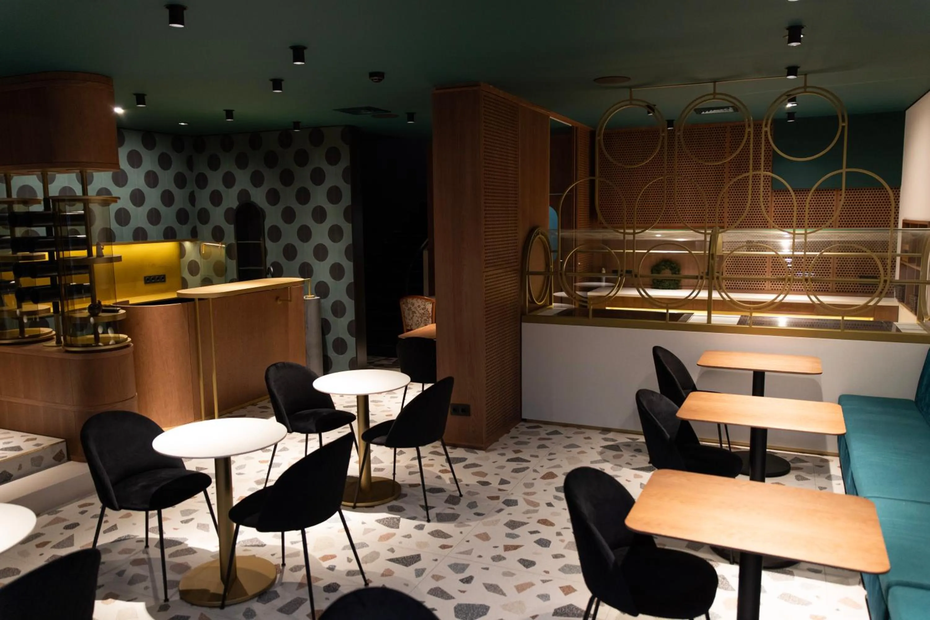 Restaurant/places to eat in St. George Hotel