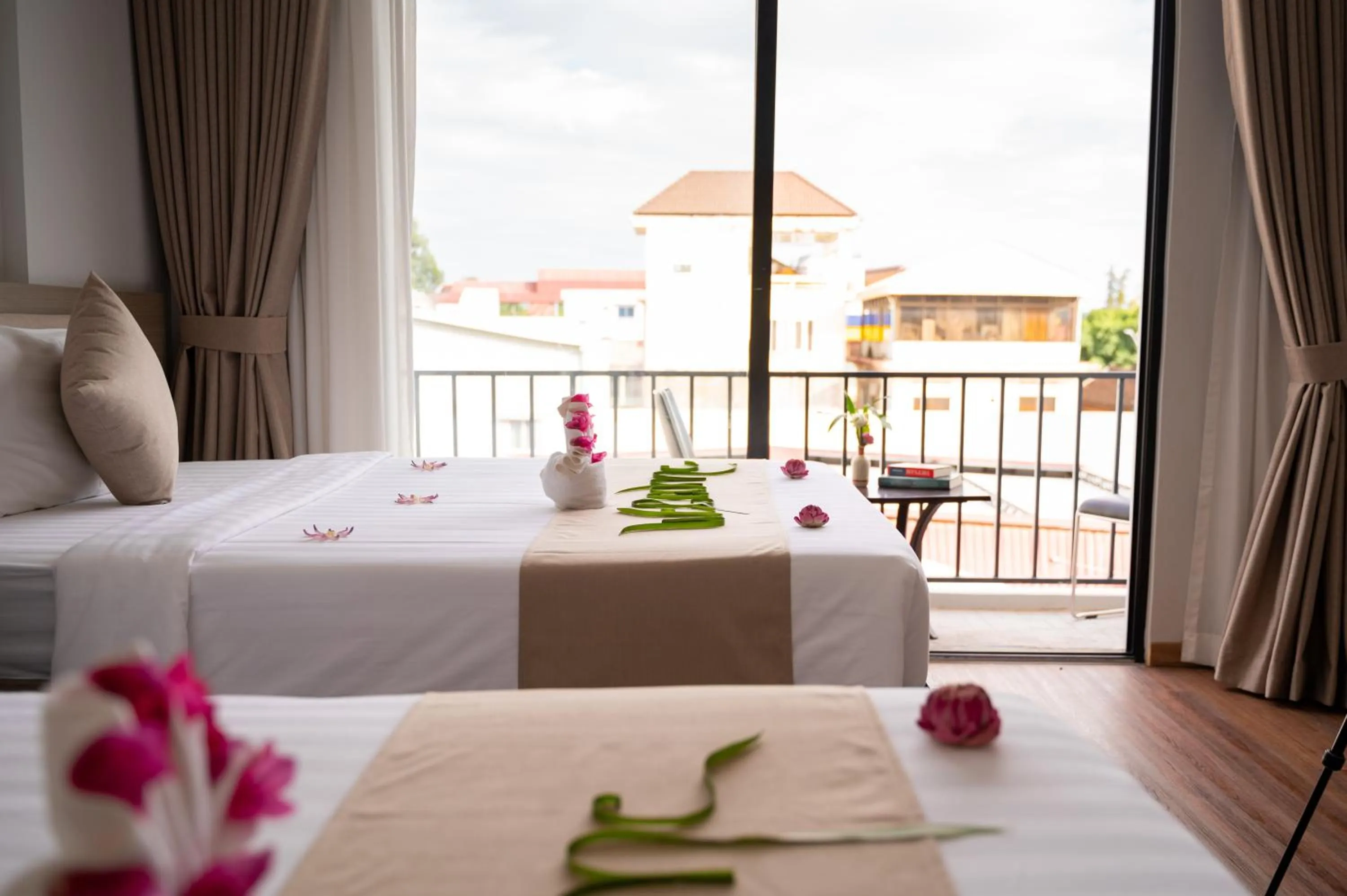 View (from property/room), Bed in SIEM REAP RIVER VIEW Residence