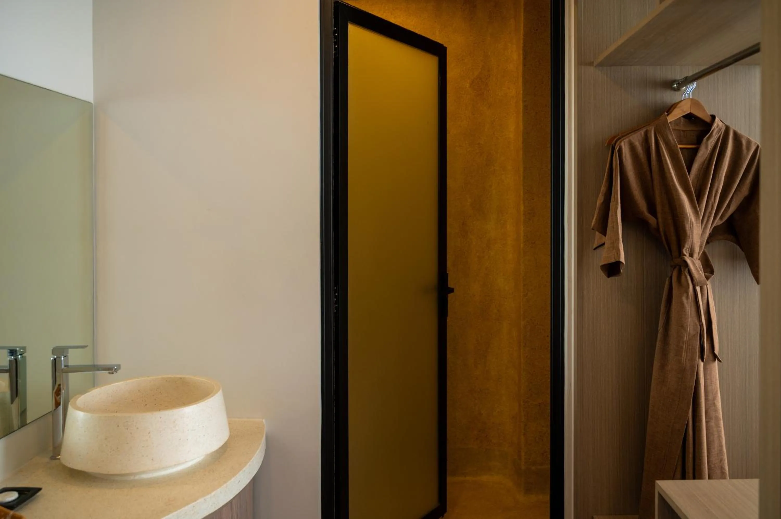 Shower in SIEM REAP RIVER VIEW Residence