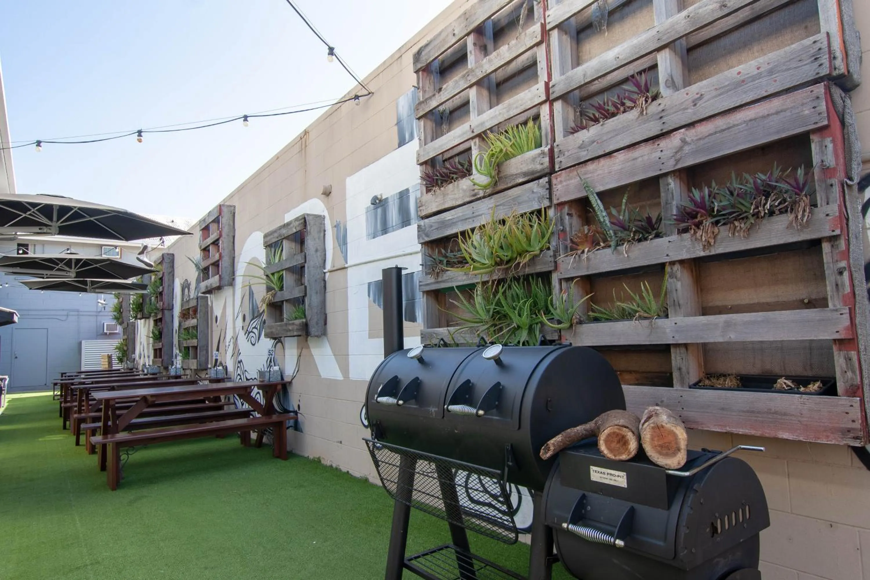 Property building in Motel Nomad